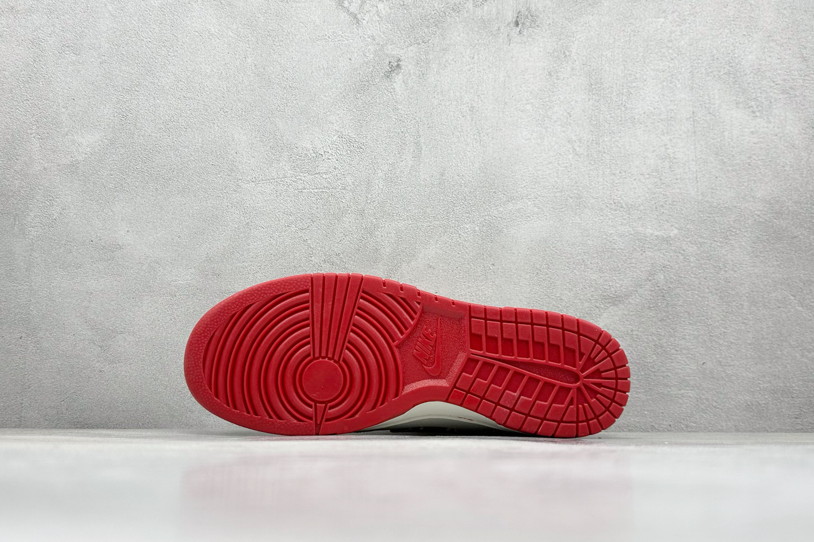 图片[4]-SC版Nike SB Dunk Low 古驰联名 灰红牛仔 周年高端定制 低帮休闲板鞋  #定制鞋盒 大厂纯原品质出货 超高清洁度 皮料切割干净无任何毛边 细节完美   货号：SC9207-417 尺码：36 36.5 37.5 38 38.5 39 40 40.5 41 42 42.5 43 44 44.5 45-选品中心