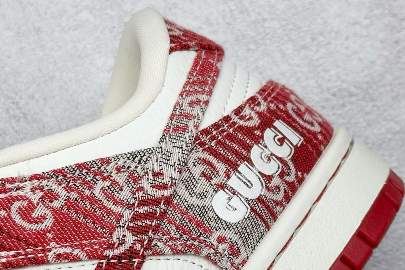 图片[9]-SC版Nike SB Dunk Low 古驰联名 灰红牛仔 周年高端定制 低帮休闲板鞋  #定制鞋盒 大厂纯原品质出货 超高清洁度 皮料切割干净无任何毛边 细节完美   货号：SC9207-417 尺码：36 36.5 37.5 38 38.5 39 40 40.5 41 42 42.5 43 44 44.5 45-选品中心