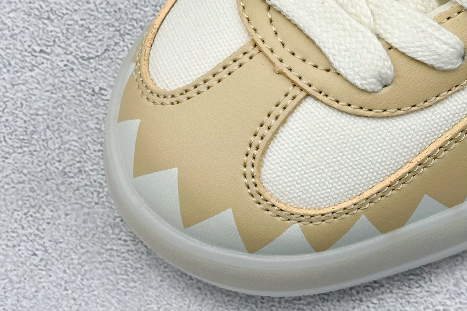 图片[7]-adidas originals Samba OG 橙白拉布布 桑巴舞系列复古经典轻便板鞋 此款以简约大方的造型设计 给人以随性休闲的时尚格调 穿着舒适轻便，运动灵活自如 满足日常个性穿搭 货号：DM1234 016 尺码：36 36.5 37 38 38.5 39 40 41 42 43 44 45-选品中心