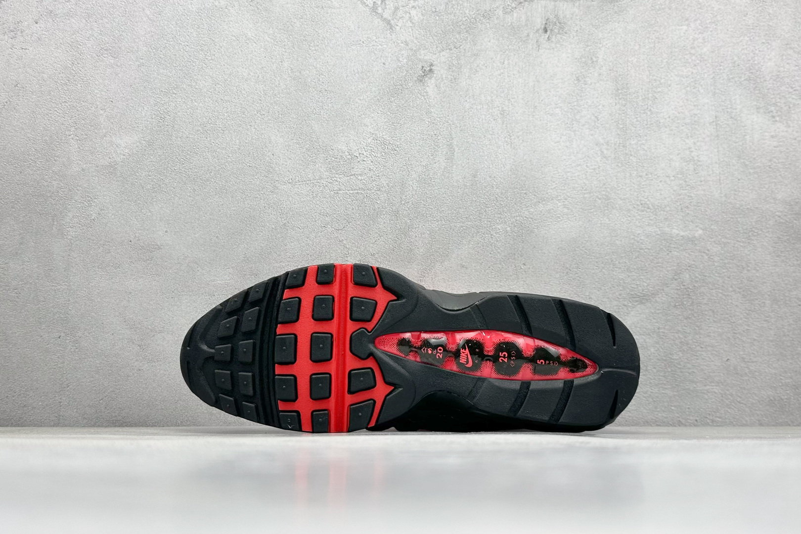 图片[4]-Nike Air Max 95 复古减震气垫跑鞋 货号：AT2865-100  尺码：36 36.5 37.5 38 38.5 39 40 40.5 41 42 42.5 43 44 44.5 45 46 47-选品中心