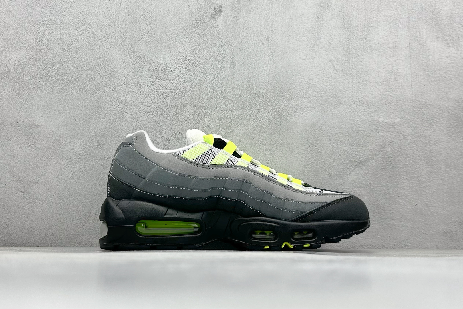 图片[2]-Nike Air Max 95 复古减震气垫跑鞋 货号：307960-002  尺码：36 36.5 37.5 38 38.5 39 40 40.5 41 42 42.5 43 44 44.5 45 46 47-选品中心