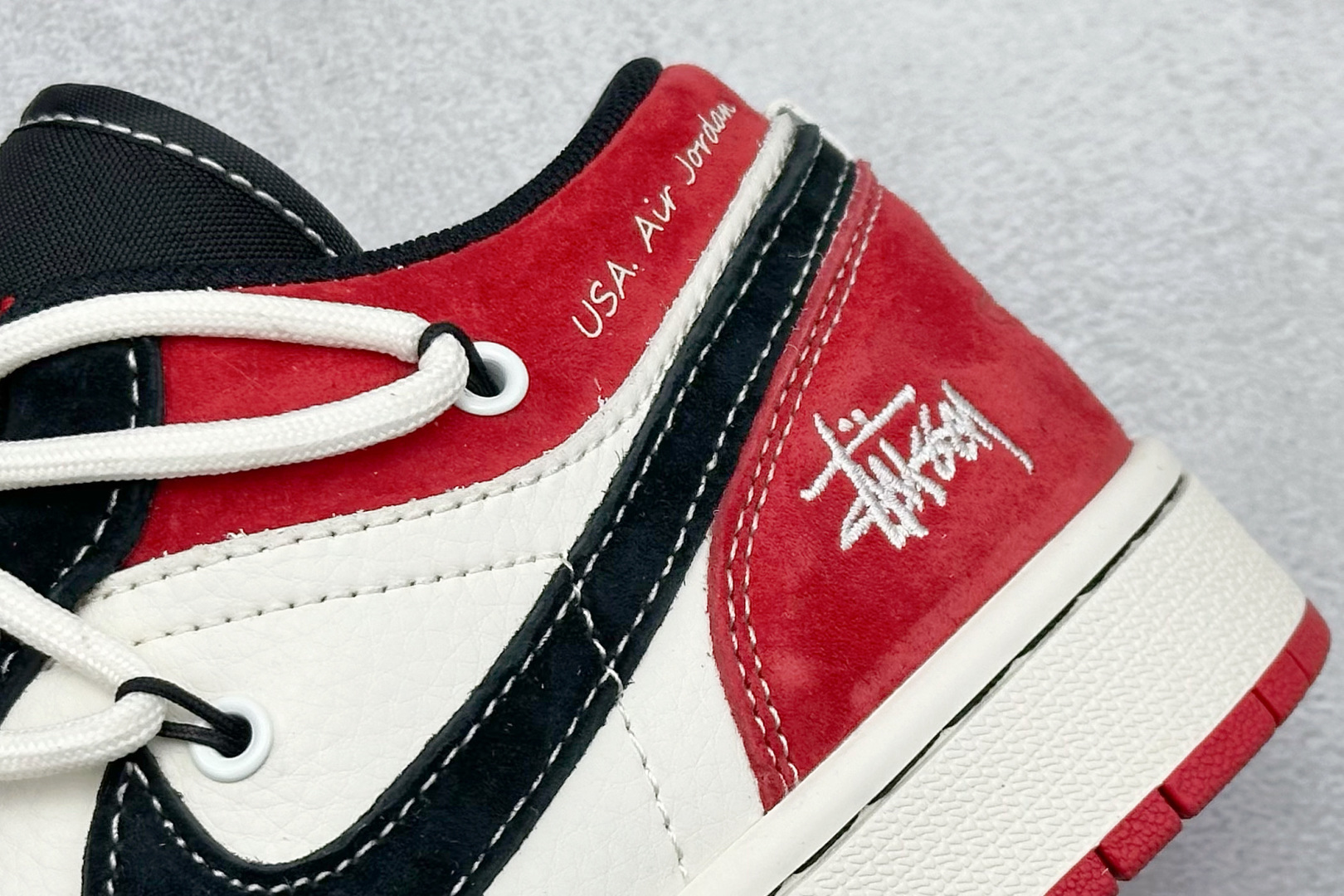 图片[9]-Air Jordan 1 Retro Low x Stussy 米黑红小钩绑带 官方同步新色 原装级产物 拒绝公底 立体鞋型 细节完美 高清洁度 购置公司同步原材料 原汁原味 忠于原版 货号：SJ9950 048 尺码：36 36.5 37.5 38 38.5 39 40 40.5 41 42 42.5 43 44 44.5 45-选品中心
