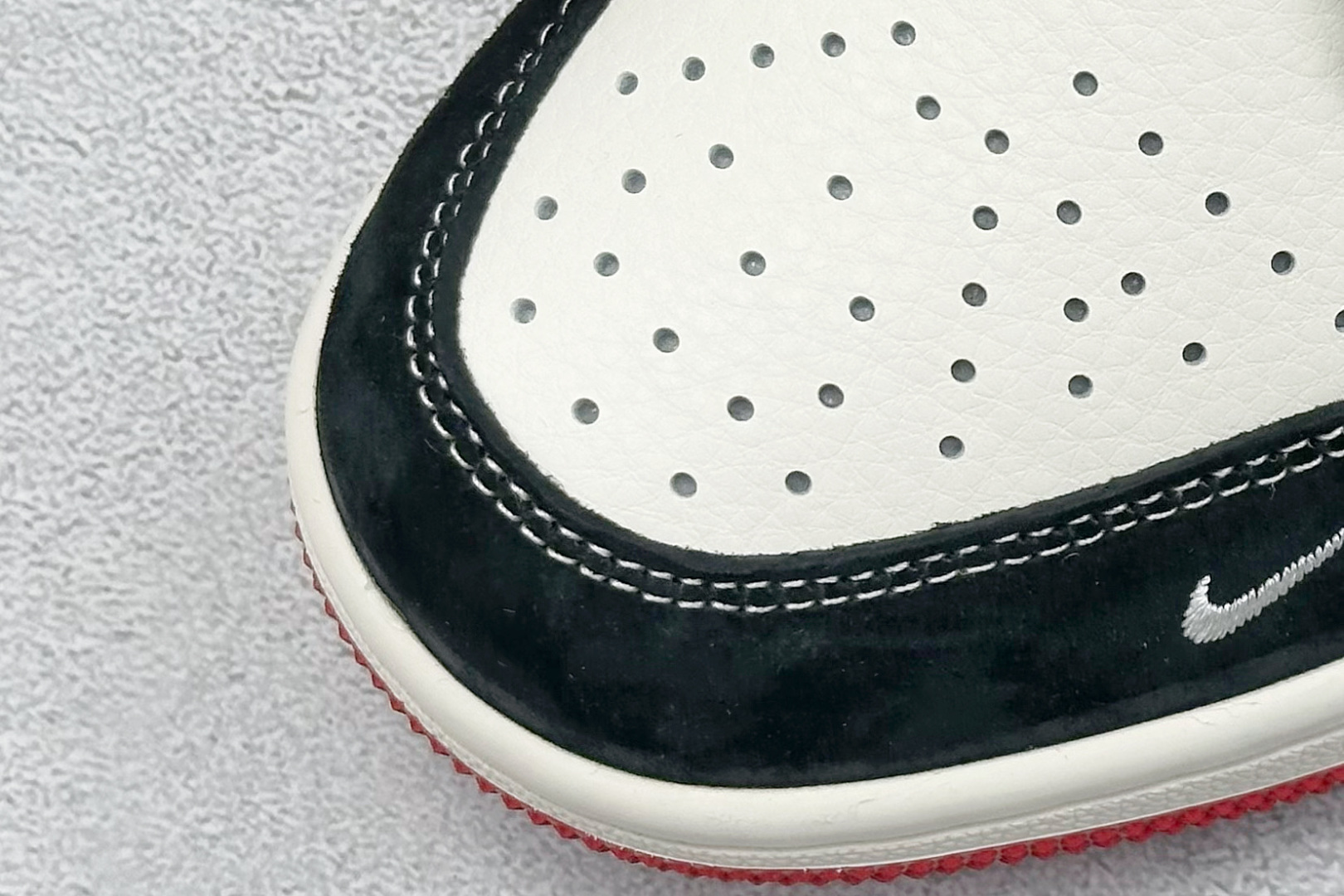 图片[7]-Air Jordan 1 Retro Low x Stussy 米黑红小钩绑带 官方同步新色 原装级产物 拒绝公底 立体鞋型 细节完美 高清洁度 购置公司同步原材料 原汁原味 忠于原版 货号：SJ9950 048 尺码：36 36.5 37.5 38 38.5 39 40 40.5 41 42 42.5 43 44 44.5 45-选品中心