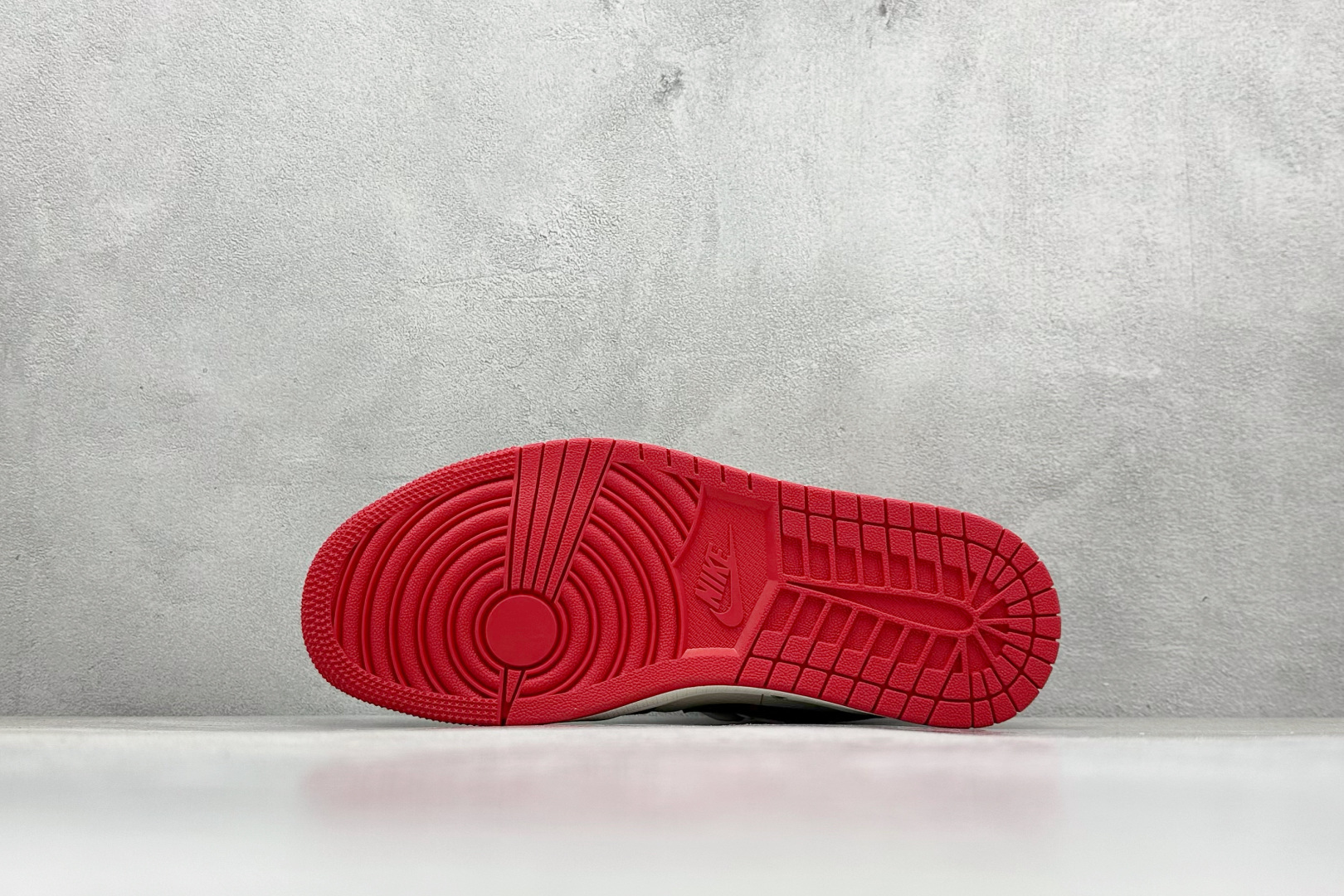 图片[4]-Air Jordan 1 Retro Low x Stussy 米黑红小钩绑带 官方同步新色 原装级产物 拒绝公底 立体鞋型 细节完美 高清洁度 购置公司同步原材料 原汁原味 忠于原版 货号：SJ9950 048 尺码：36 36.5 37.5 38 38.5 39 40 40.5 41 42 42.5 43 44 44.5 45-选品中心