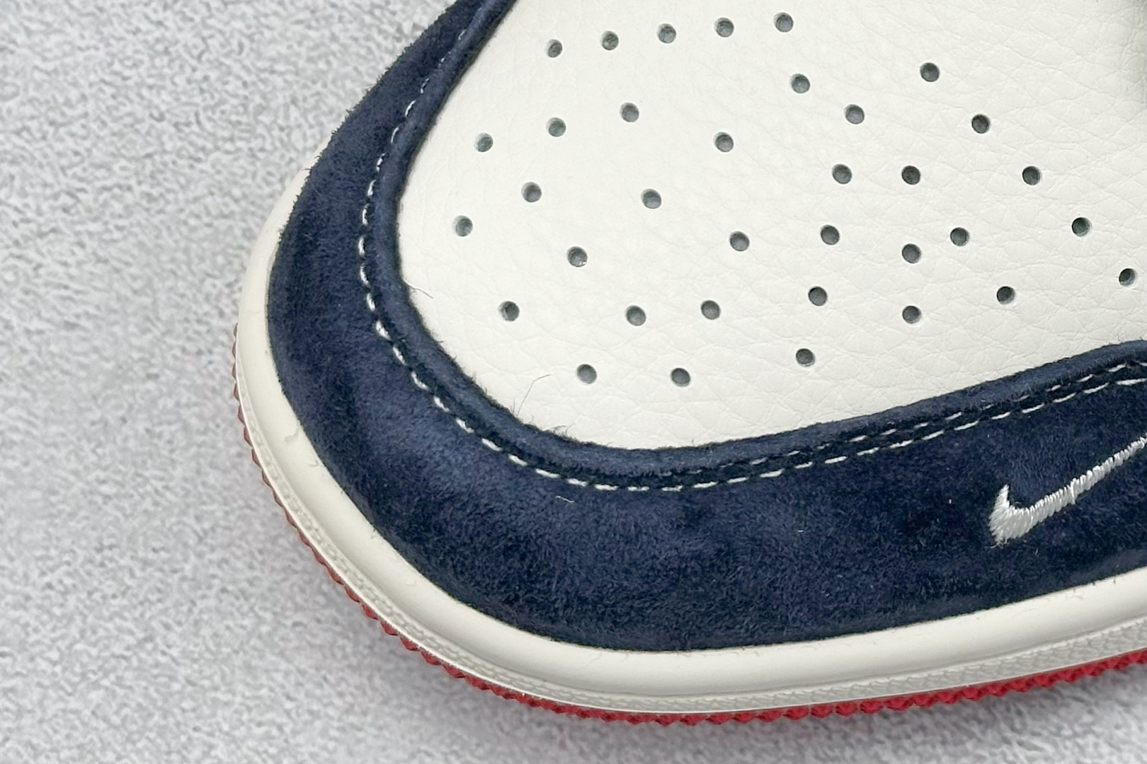 图片[7]-Air Jordan 1 Retro Low x Stussy 米蓝绑带 官方同步新色 原装级产物 拒绝公底 立体鞋型 细节完美 高清洁度 购置公司同步原材料 原汁原味 忠于原版 货号：SJ9950 049 尺码：36 36.5 37.5 38 38.5 39 40 40.5 41 42 42.5 43 44 44.5 45-选品中心