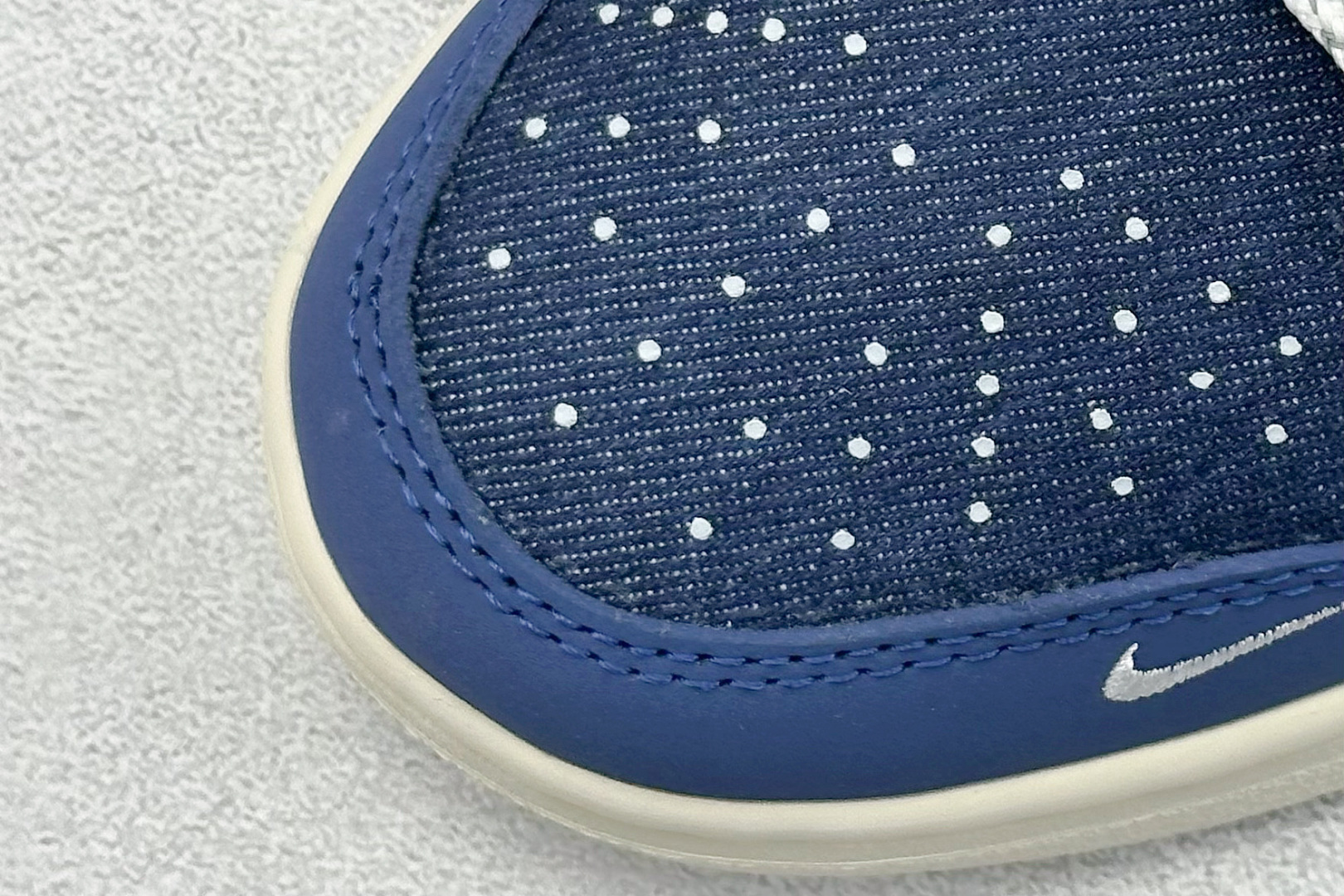 图片[7]-Nike SB Dunk Low x Supreme 蓝黑小勾 纯原大厂出品 极力推荐 原装头层材料 独家版型蒸餾加工 帶來的是更好的视觉和脚感体验 大厂纯原品质出货 清洁度 电绣工艺 皮料切割干净无任何毛边 细节完美 货号：XD1588 222 尺码：36 36.5 37.5 38 38.5 39 40 40.5 41 42 42.5 43 44 44.5 45-选品中心