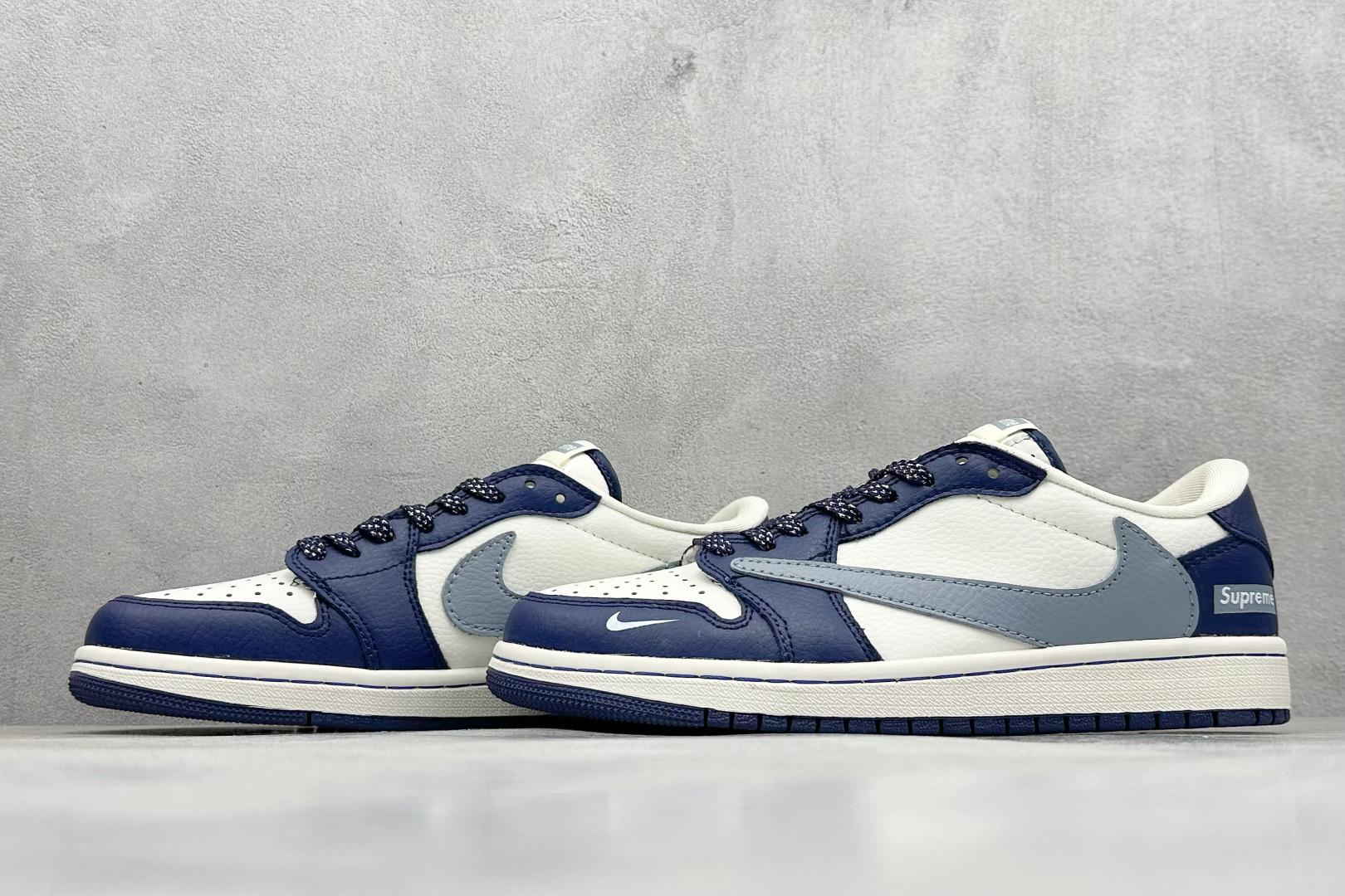 200 Travis Scott x Nike Air Jordan 1 Low x Superme Air Jordan 1 Low 反转蓝白小勾满天星倒钩 JW1188-132