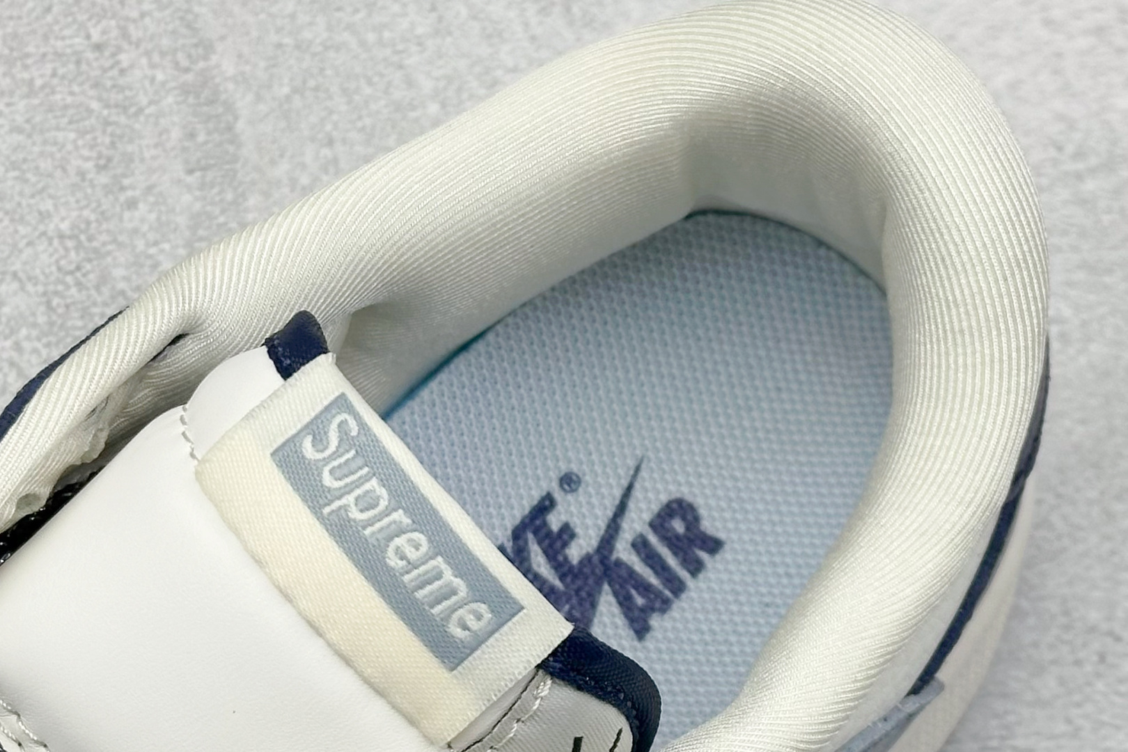 200 Travis Scott x Nike Air Jordan 1 Low x Superme Air Jordan 1 Low 反转蓝白小勾满天星倒钩 JW1188-132