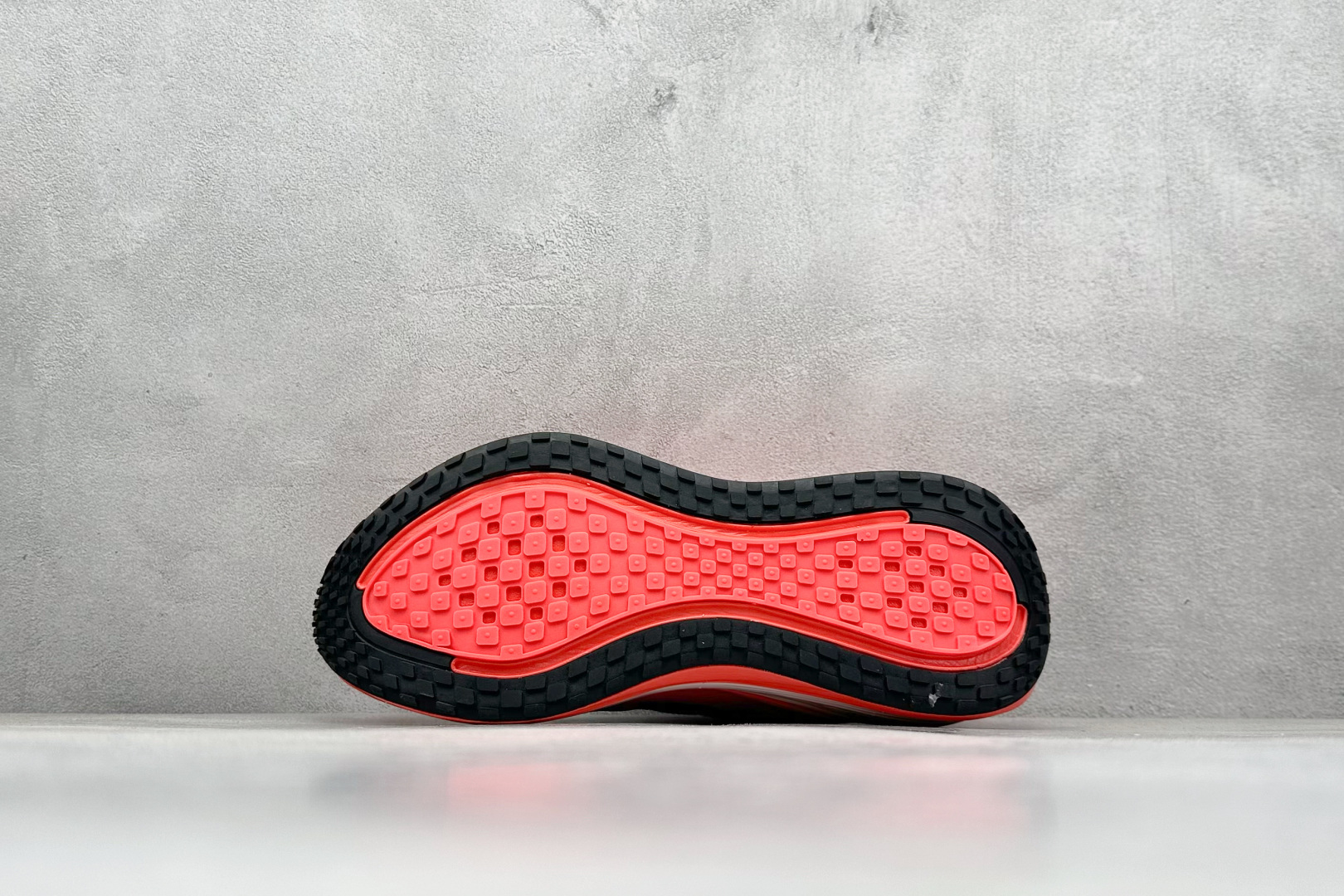 180 Nike Air Zoom Vomero PLUS 全新科技提前原鞋开发 运动跑鞋 HV8154-604-Chinese  UA Cheap High Quatity Brand  Clothes Bags handbags Sneakers wholesale wholesaler seller from China Factory suppliers Fashion Clothing  Shoes best Quality Beautiful Price  180 Nike Air Zoom Vomero PLUS 全新科技提前原鞋开发 运动跑鞋 HV8154-604