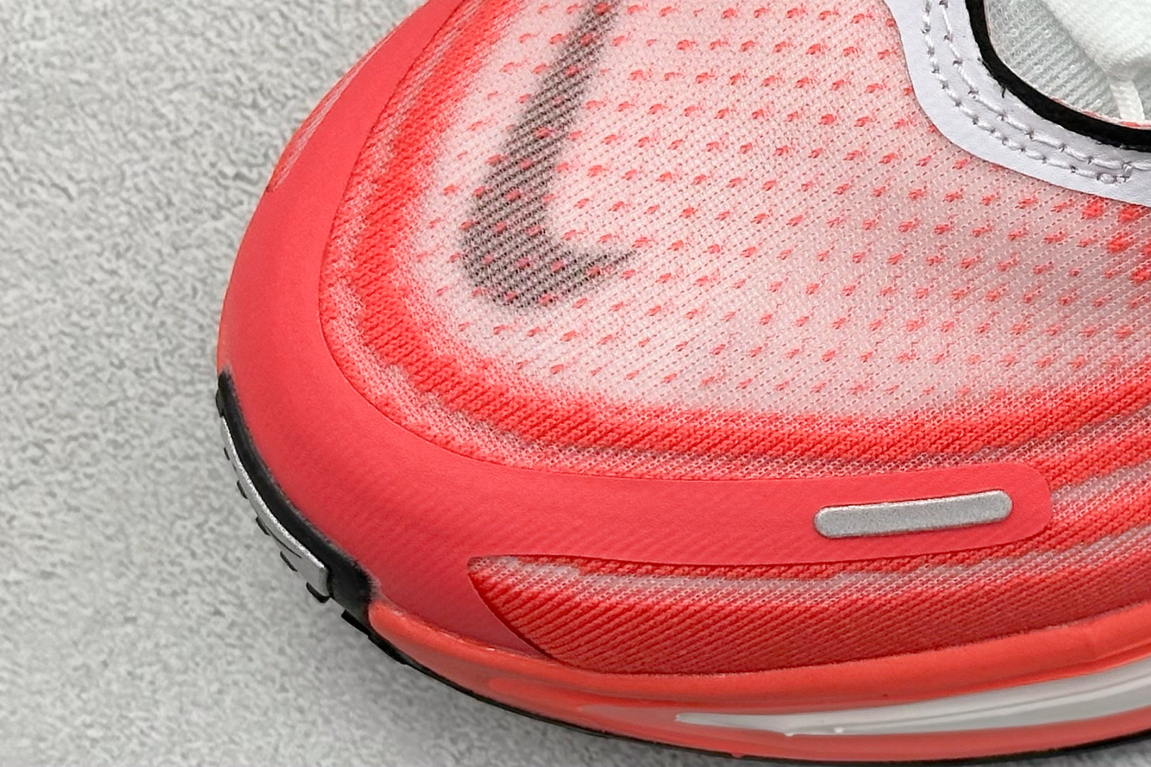 180 Nike Air Zoom Vomero PLUS 全新科技提前原鞋开发 运动跑鞋 HV8154-604-Chinese  UA Cheap High Quatity Brand  Clothes Bags handbags Sneakers wholesale wholesaler seller from China Factory suppliers Fashion Clothing  Shoes best Quality Beautiful Price  180 Nike Air Zoom Vomero PLUS 全新科技提前原鞋开发 运动跑鞋 HV8154-604