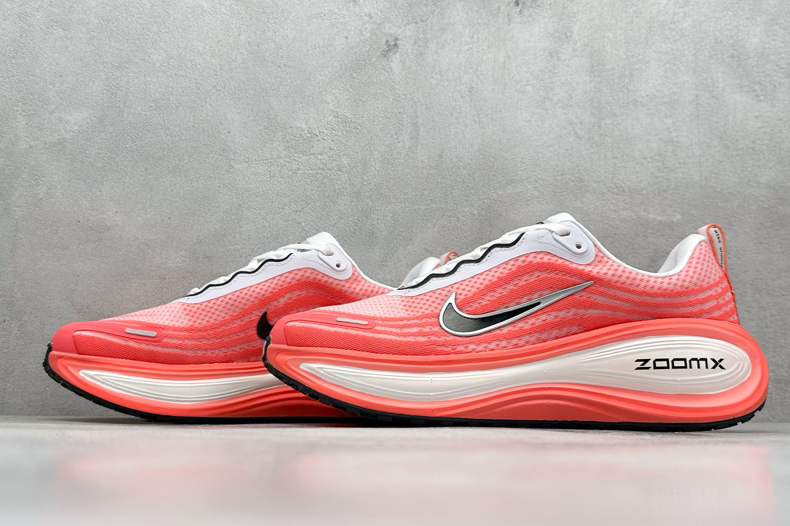 180 Nike Air Zoom Vomero PLUS 全新科技提前原鞋开发 运动跑鞋 HV8154-604-Chinese  UA Cheap High Quatity Brand  Clothes Bags handbags Sneakers wholesale wholesaler seller from China Factory suppliers Fashion Clothing  Shoes best Quality Beautiful Price  180 Nike Air Zoom Vomero PLUS 全新科技提前原鞋开发 运动跑鞋 HV8154-604