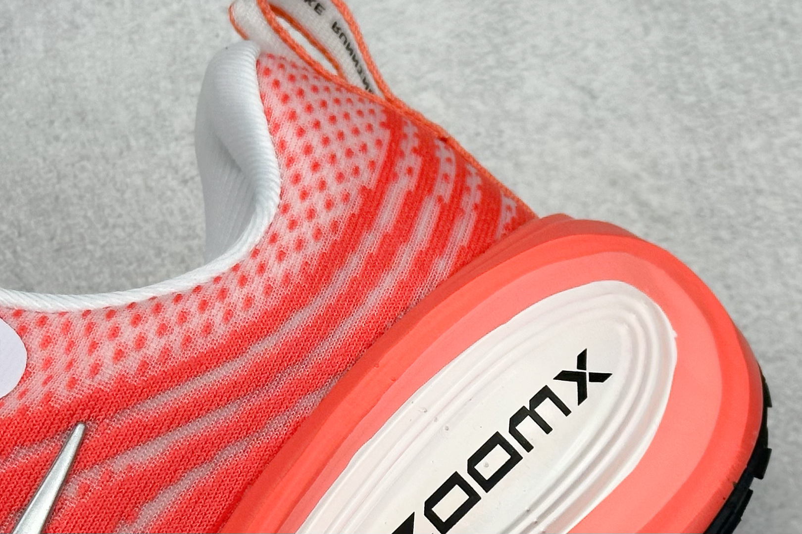 180 Nike Air Zoom Vomero PLUS 全新科技提前原鞋开发 运动跑鞋 HV8154-604-Chinese  UA Cheap High Quatity Brand  Clothes Bags handbags Sneakers wholesale wholesaler seller from China Factory suppliers Fashion Clothing  Shoes best Quality Beautiful Price  180 Nike Air Zoom Vomero PLUS 全新科技提前原鞋开发 运动跑鞋 HV8154-604