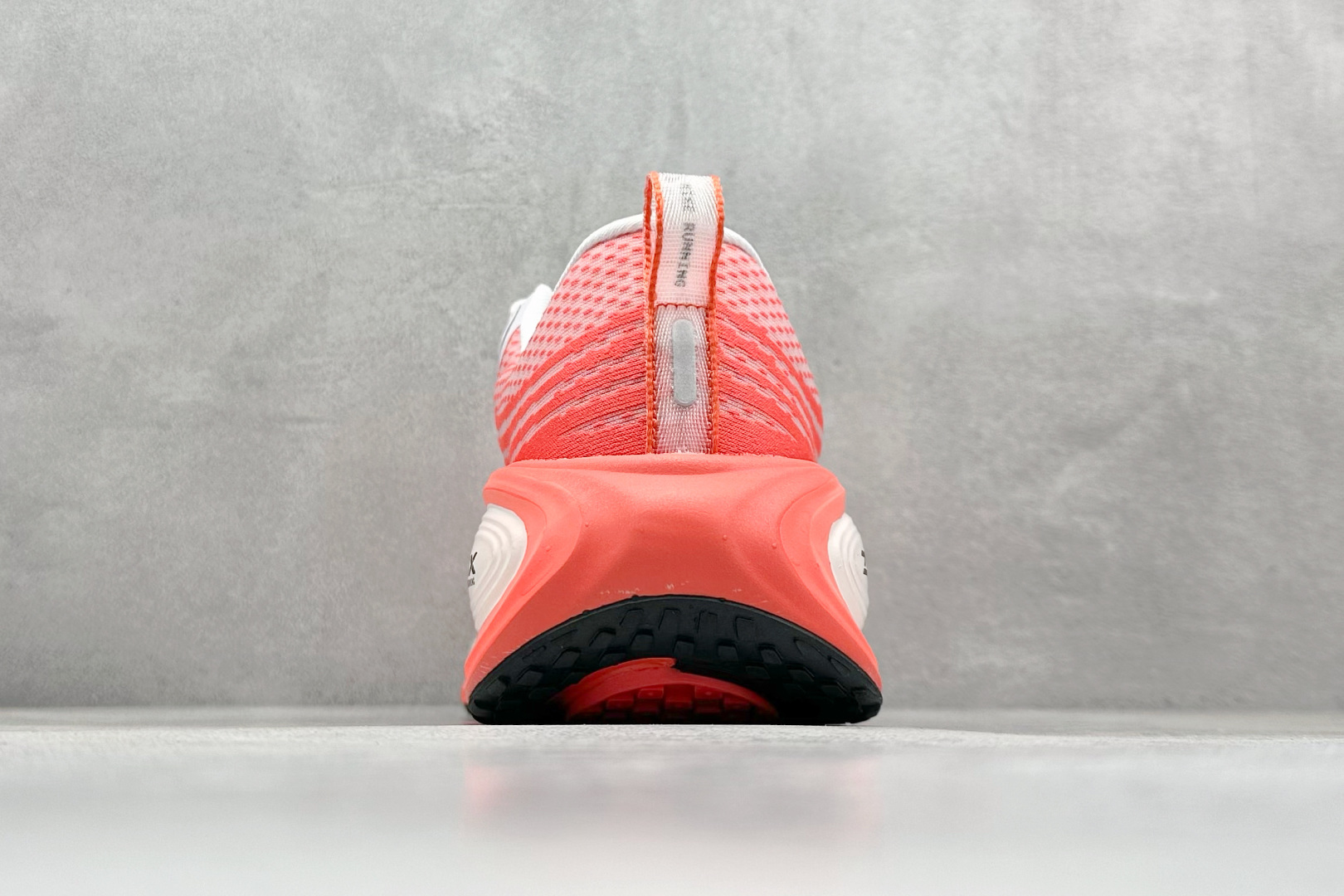 180 Nike Air Zoom Vomero PLUS 全新科技提前原鞋开发 运动跑鞋 HV8154-604-Chinese  UA Cheap High Quatity Brand  Clothes Bags handbags Sneakers wholesale wholesaler seller from China Factory suppliers Fashion Clothing  Shoes best Quality Beautiful Price  180 Nike Air Zoom Vomero PLUS 全新科技提前原鞋开发 运动跑鞋 HV8154-604