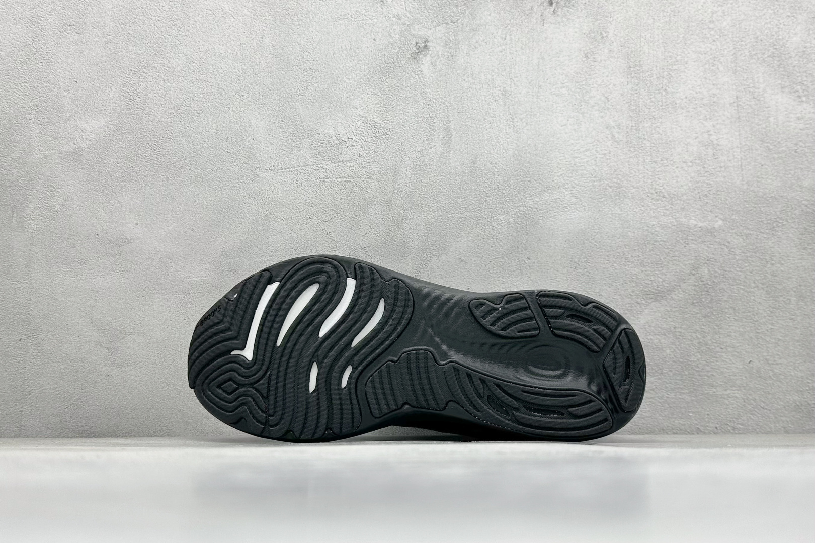 图片[4]-Brooks 布鲁克斯 Glycerin 22 超弹轻盈跑步鞋 采用改进工程空气网眼组合热熔工艺 鞋面材质搭载DNA LOFT V2密度泡棉缓震系统 中底外置防滑耐磨橡胶底片 货号： 110445 1D 020 尺码：36 37 38 39 40 40.5 41 42 42.5 43 44 45-选品中心