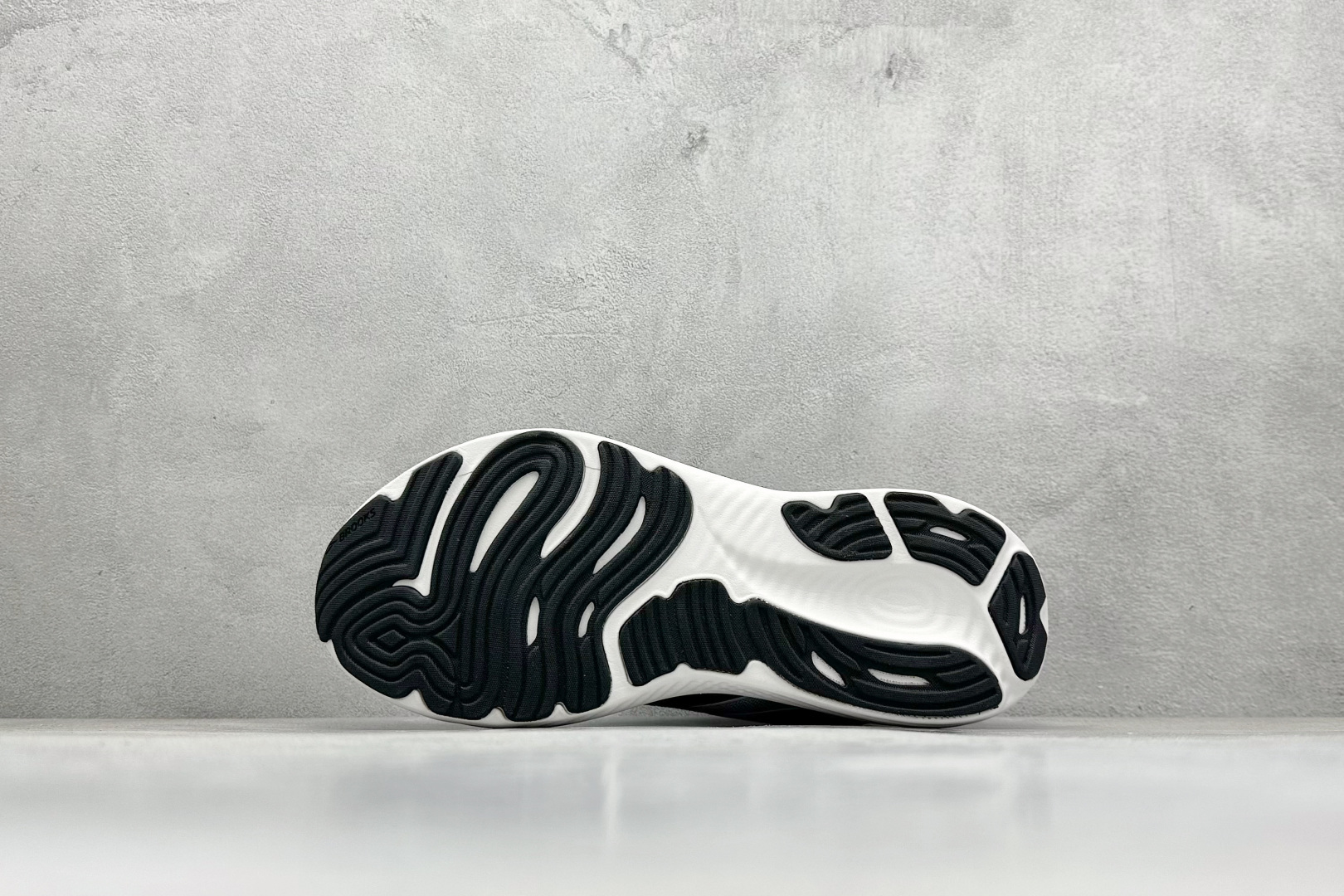 图片[4]-Brooks 布鲁克斯 Glycerin 22 超弹轻盈跑步鞋 采用改进工程空气网眼组合热熔工艺 鞋面材质搭载DNA LOFT V2密度泡棉缓震系统 中底外置防滑耐磨橡胶底片 货号： 110445 1D 090 尺码：36 37 38 39 40 40.5 41 42 42.5 43 44 45-选品中心