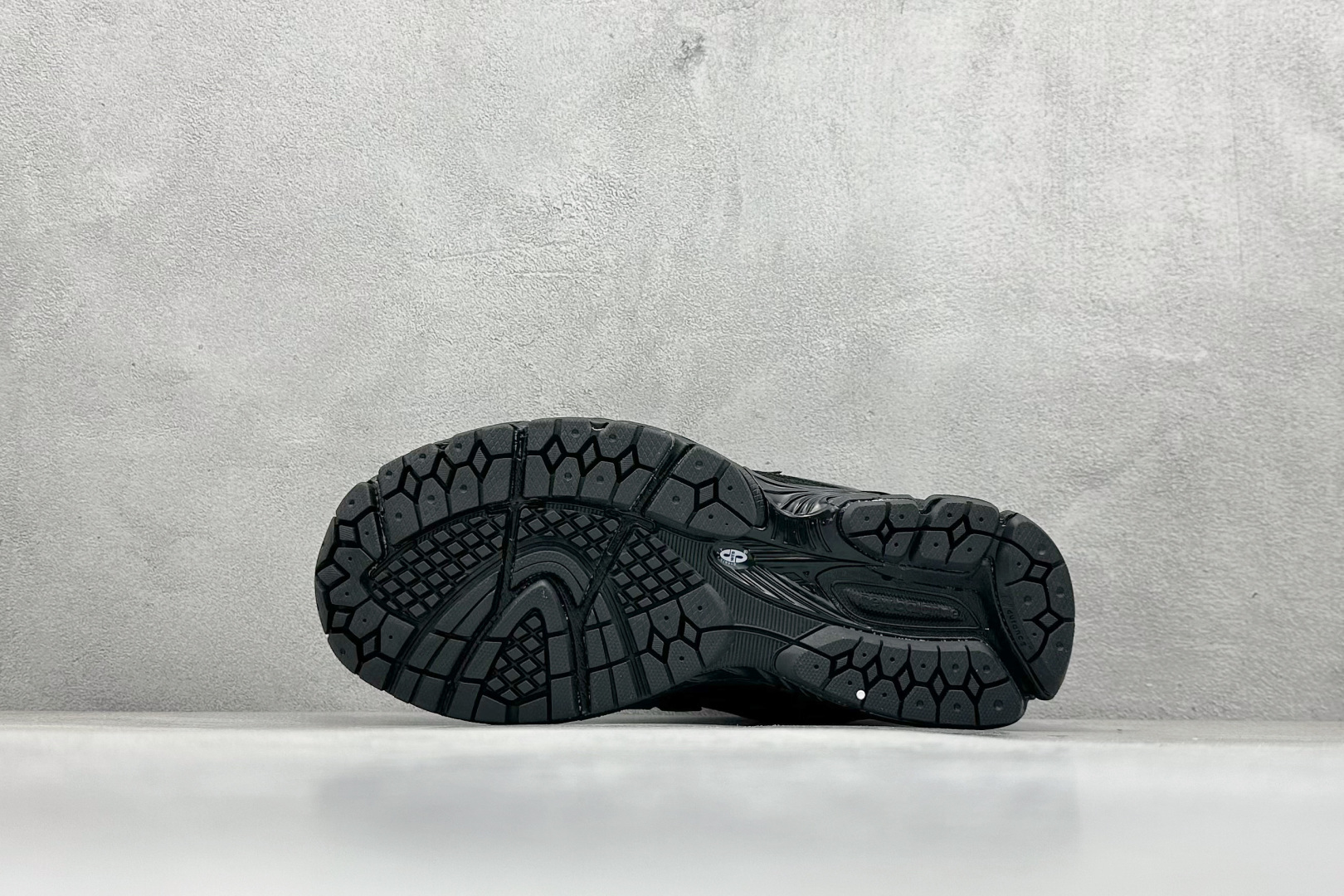 图片[4]-BF版New Balance M1906系列 复古单品宝藏老爹鞋款 复古元素叠加 质感超级棒 楦版型材料细节做工精细 作为NB最经典的档案鞋型之一 与2002一样，1906有着NB最成熟的技术加持和复古款式，而本次推出的版本参照2002r的定位，相信会在性价两端做出权衡。单从造型上来看，依旧是vibe风格，味道很正，细节也很酷，这双1906r无疑必能打入复古跑鞋爱好者的年度鞋款名录 货号：M1906RBB 尺码：36-45-选品中心