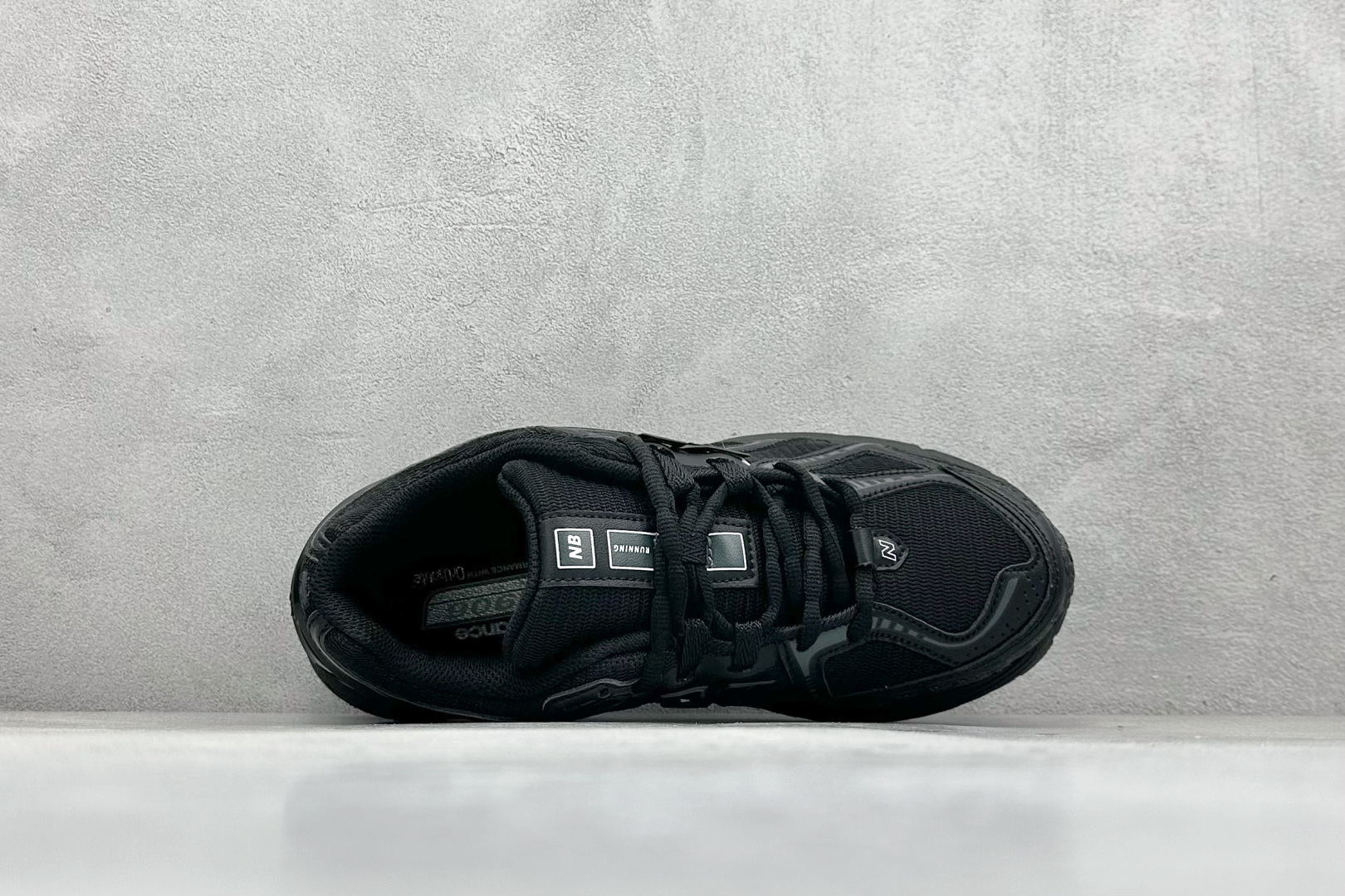 图片[3]-BF版New Balance M1906系列 复古单品宝藏老爹鞋款 复古元素叠加 质感超级棒 楦版型材料细节做工精细 作为NB最经典的档案鞋型之一 与2002一样，1906有着NB最成熟的技术加持和复古款式，而本次推出的版本参照2002r的定位，相信会在性价两端做出权衡。单从造型上来看，依旧是vibe风格，味道很正，细节也很酷，这双1906r无疑必能打入复古跑鞋爱好者的年度鞋款名录 货号：M1906RBB 尺码：36-45-选品中心