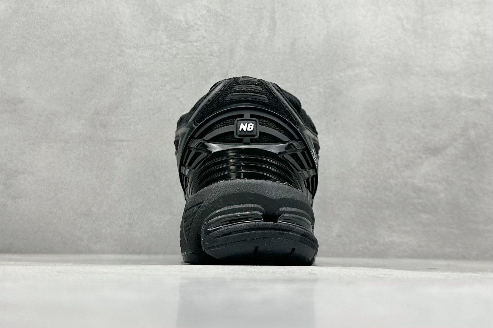 图片[6]-BF版New Balance M1906系列 复古单品宝藏老爹鞋款 复古元素叠加 质感超级棒 楦版型材料细节做工精细 作为NB最经典的档案鞋型之一 与2002一样，1906有着NB最成熟的技术加持和复古款式，而本次推出的版本参照2002r的定位，相信会在性价两端做出权衡。单从造型上来看，依旧是vibe风格，味道很正，细节也很酷，这双1906r无疑必能打入复古跑鞋爱好者的年度鞋款名录 货号：M1906RBB 尺码：36-45-选品中心