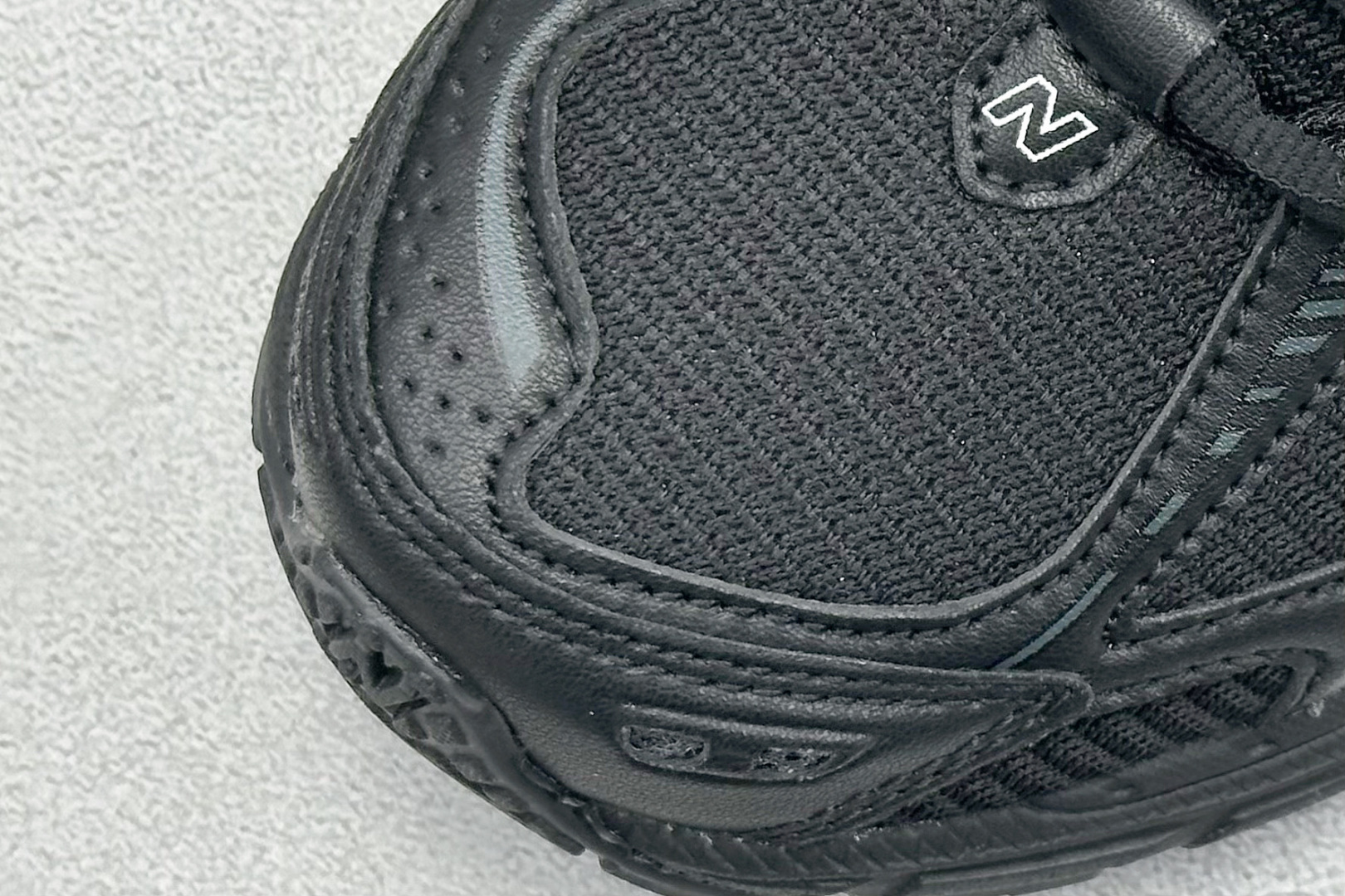 图片[7]-BF版New Balance M1906系列 复古单品宝藏老爹鞋款 复古元素叠加 质感超级棒 楦版型材料细节做工精细 作为NB最经典的档案鞋型之一 与2002一样，1906有着NB最成熟的技术加持和复古款式，而本次推出的版本参照2002r的定位，相信会在性价两端做出权衡。单从造型上来看，依旧是vibe风格，味道很正，细节也很酷，这双1906r无疑必能打入复古跑鞋爱好者的年度鞋款名录 货号：M1906RBB 尺码：36-45-选品中心