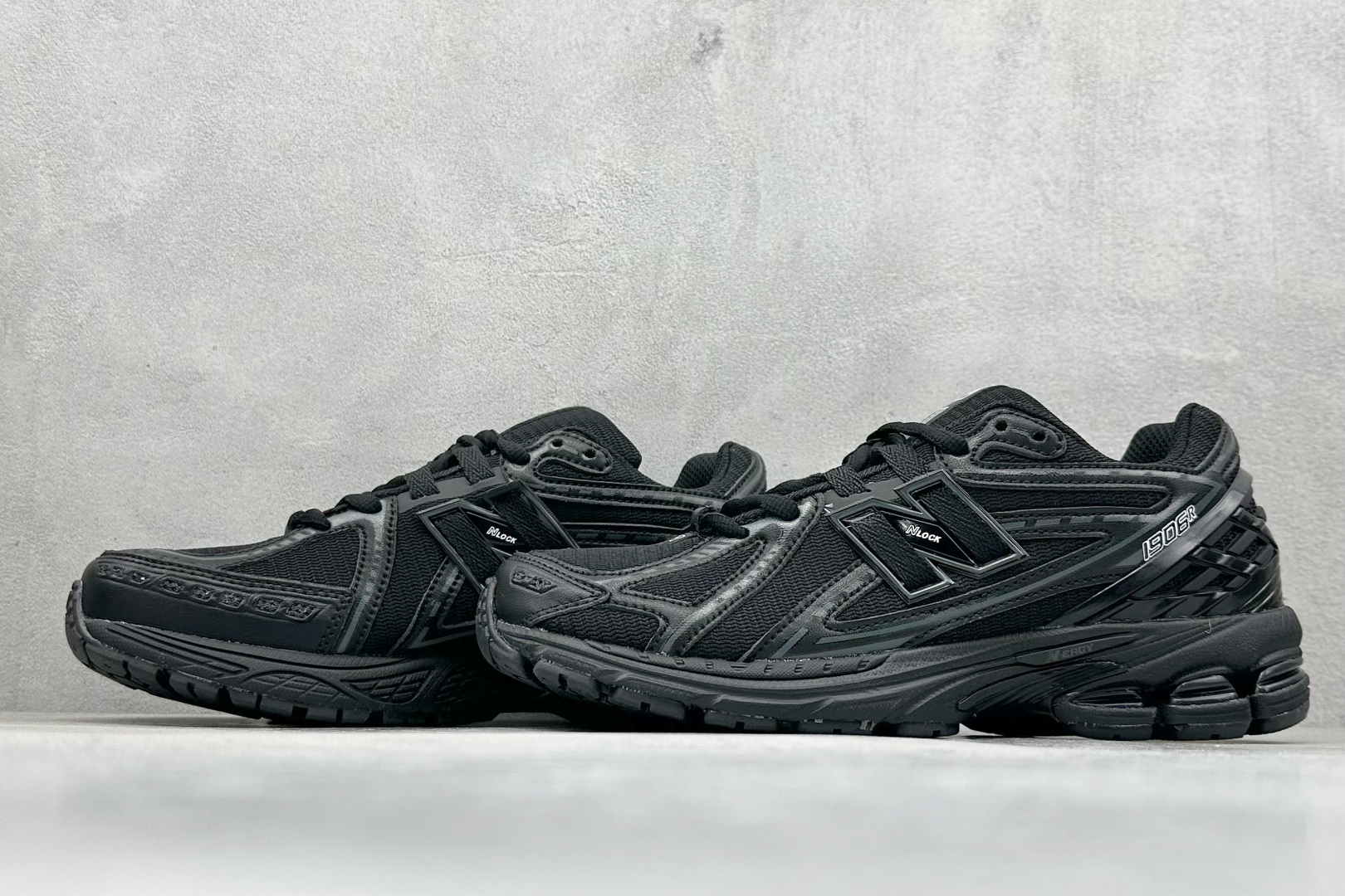 图片[5]-BF版New Balance M1906系列 复古单品宝藏老爹鞋款 复古元素叠加 质感超级棒 楦版型材料细节做工精细 作为NB最经典的档案鞋型之一 与2002一样，1906有着NB最成熟的技术加持和复古款式，而本次推出的版本参照2002r的定位，相信会在性价两端做出权衡。单从造型上来看，依旧是vibe风格，味道很正，细节也很酷，这双1906r无疑必能打入复古跑鞋爱好者的年度鞋款名录 货号：M1906RBB 尺码：36-45-选品中心