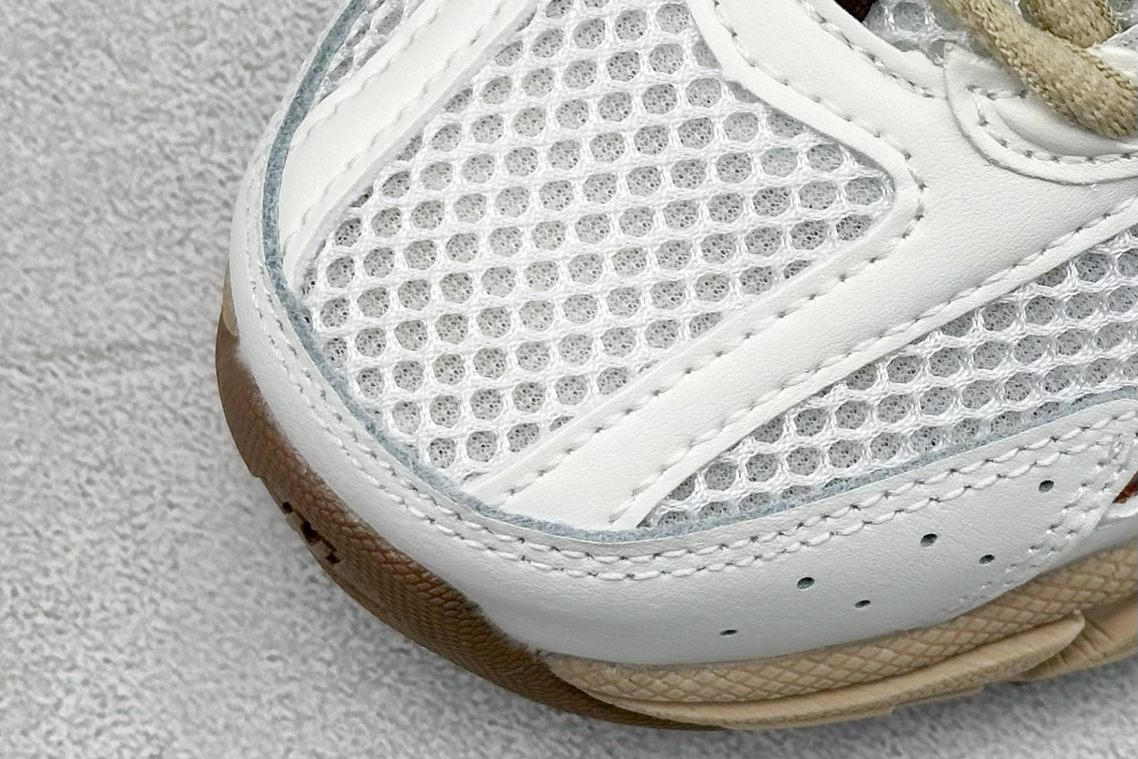 图片[7]-BF版新百伦New Balance MR530系列 复古老爹风网布跑步休闲运动鞋 采用硬质牛剖革组合透气网眼布鞋面材质 独立3层组合大底私模 正确独立中底嵌入ABZORB缓震材质 货好：MR530N1 尺码：36 36.5 37 37.5 38 38.5 39.5 40 40.5 41.5 42 42.5 43 44 44.5 45-选品中心