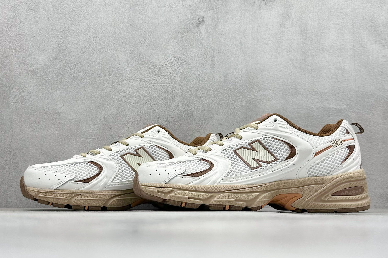 图片[5]-BF版新百伦New Balance MR530系列 复古老爹风网布跑步休闲运动鞋 采用硬质牛剖革组合透气网眼布鞋面材质 独立3层组合大底私模 正确独立中底嵌入ABZORB缓震材质 货好：MR530N1 尺码：36 36.5 37 37.5 38 38.5 39.5 40 40.5 41.5 42 42.5 43 44 44.5 45-选品中心
