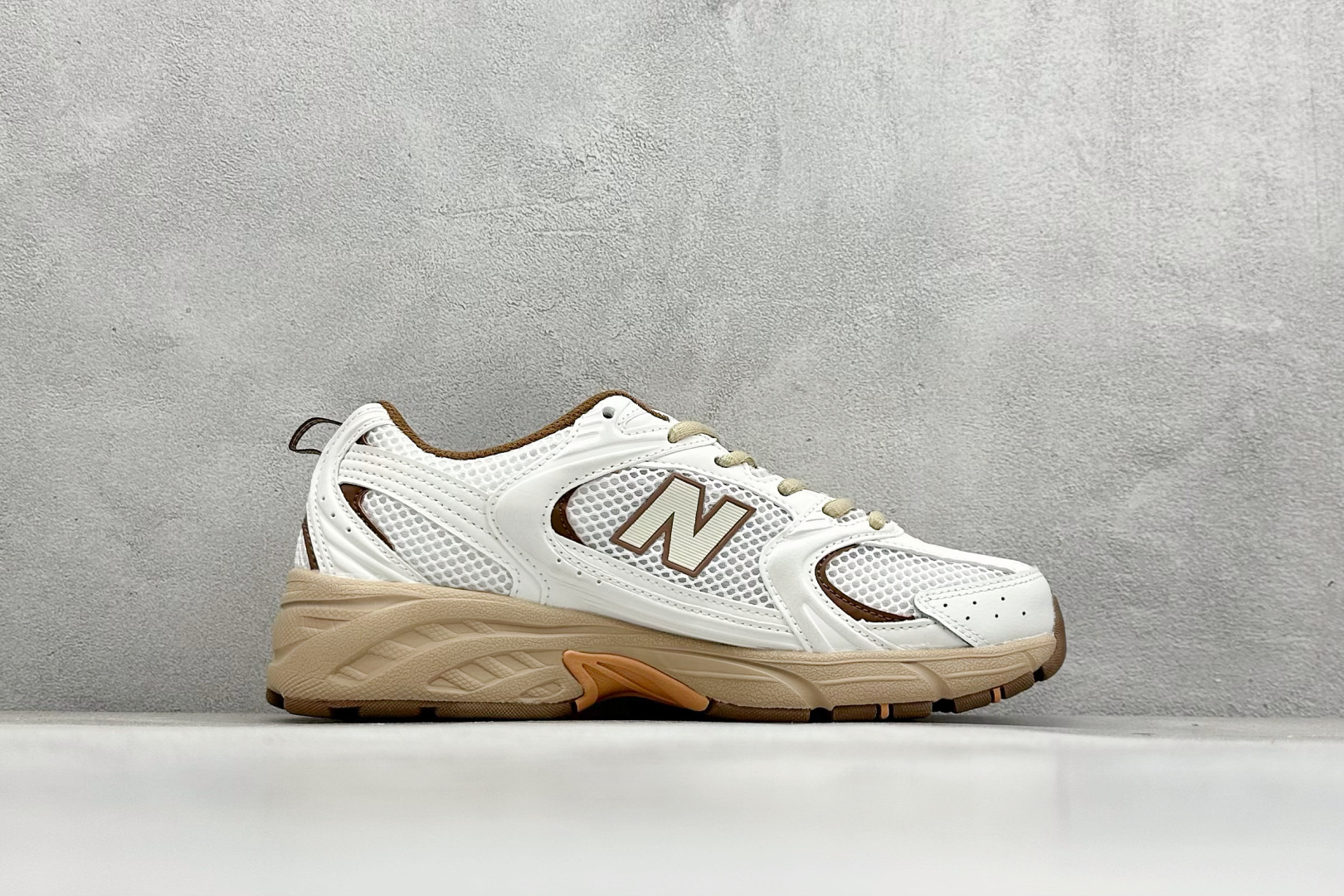 图片[2]-BF版新百伦New Balance MR530系列 复古老爹风网布跑步休闲运动鞋 采用硬质牛剖革组合透气网眼布鞋面材质 独立3层组合大底私模 正确独立中底嵌入ABZORB缓震材质 货好：MR530N1 尺码：36 36.5 37 37.5 38 38.5 39.5 40 40.5 41.5 42 42.5 43 44 44.5 45-选品中心