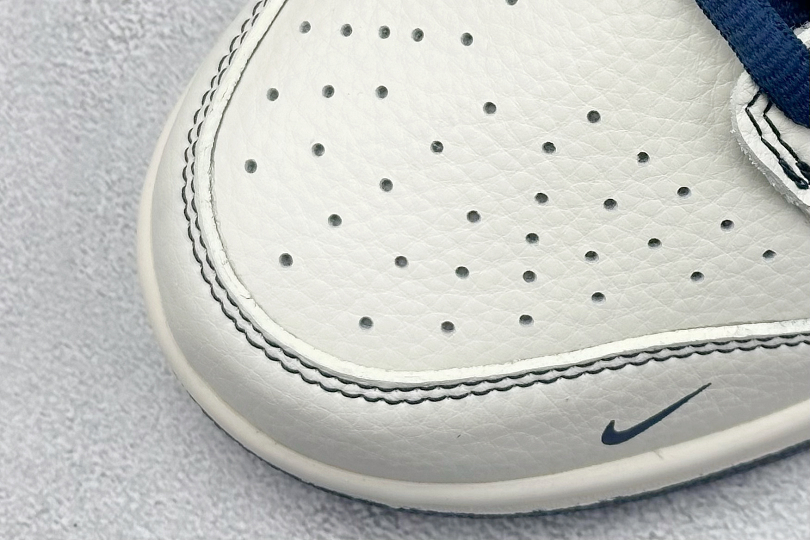 图片[7]-BF Supreme x Nk SB Dunk Low 联名深蓝配色 低帮休闲运动滑板板鞋 #3M反光 大厂纯原品质出货 纯正版型 定制鞋盒 皮料切割干净无任何毛边 细节完美 超高清洁度 货号：RM2308-238 尺码：36 36.5 37.5 38 38.5 39 40 40.5 41 42 42.5 43 44 44.5 45-选品中心