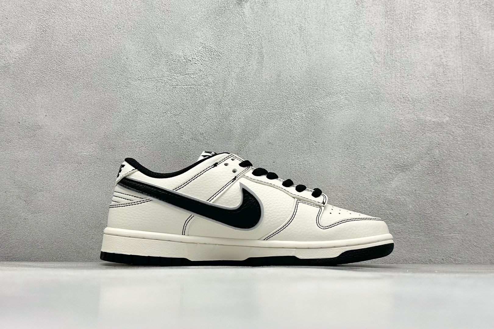 图片[2]-BF Supreme x Nk SB Dunk Low 联名深黑配色 低帮休闲运动滑板板鞋 #3M反光 大厂纯原品质出货 纯正版型 定制鞋盒 皮料切割干净无任何毛边 细节完美 超高清洁度 货号：LF0039-004 尺码：36 36.5 37.5 38 38.5 39 40 40.5 41 42 42.5 43 44 44.5 45-选品中心