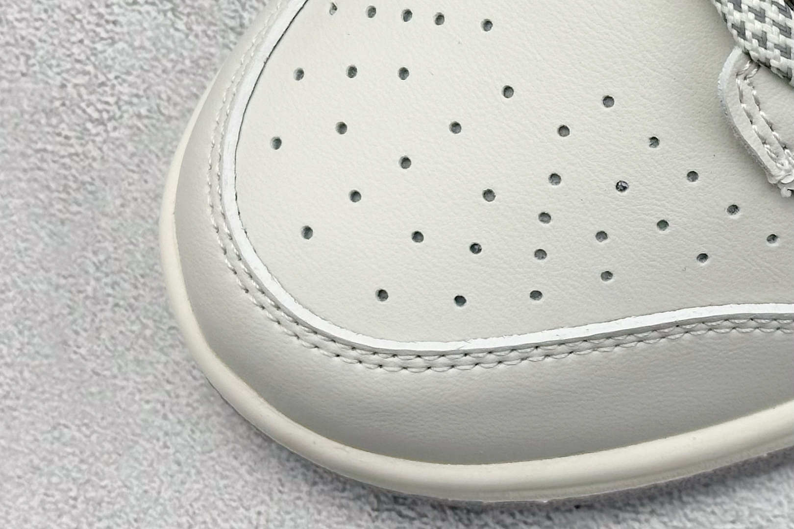 图片[7]-BF Nike SB Dunk Low LV联名 纯原大厂出品 极力推荐 原装头层材料 独家版型蒸餾加工 帶來的是更好的视觉和脚感体验 大厂纯原品质出货 清洁度 电绣工艺 皮料切割干净无任何毛边 细节完美 货号： NK5639-326 尺码：36 36.5 37.5 38 38.5 39 40 40.5 41 42 42.5 43 44 44.5 45-选品中心