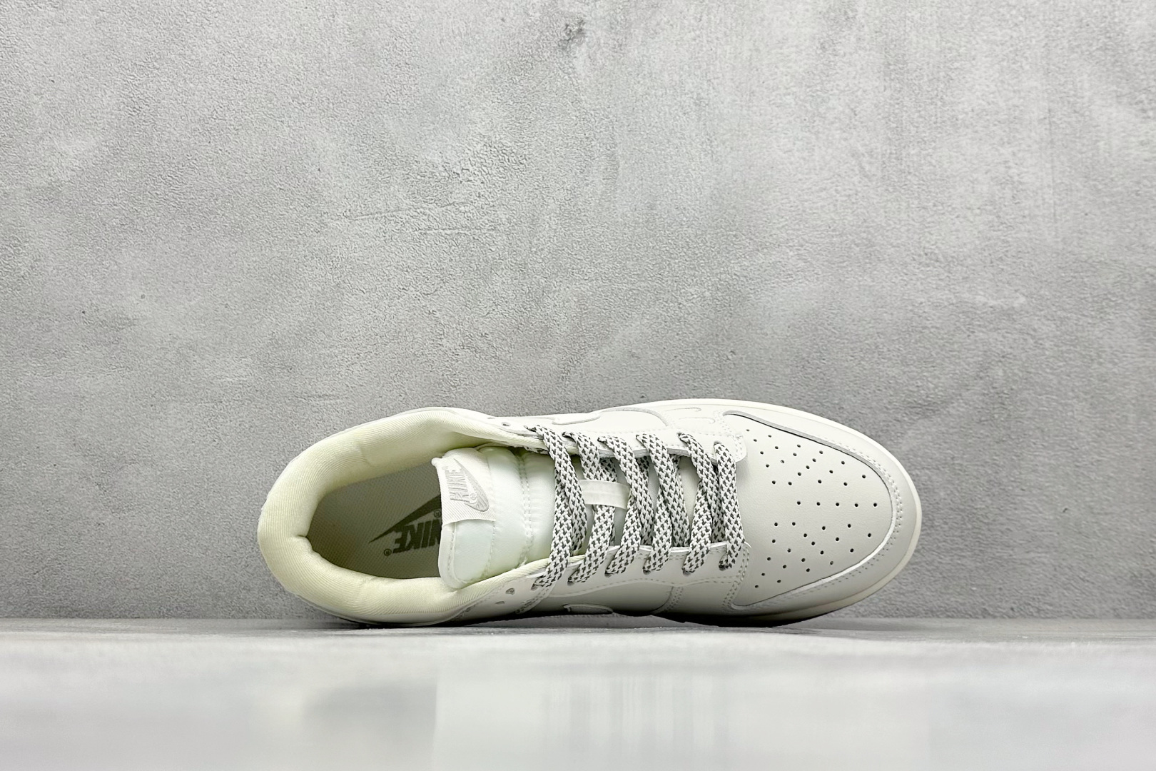 图片[3]-BF Nike SB Dunk Low LV联名 纯原大厂出品 极力推荐 原装头层材料 独家版型蒸餾加工 帶來的是更好的视觉和脚感体验 大厂纯原品质出货 清洁度 电绣工艺 皮料切割干净无任何毛边 细节完美 货号： NK5639-326 尺码：36 36.5 37.5 38 38.5 39 40 40.5 41 42 42.5 43 44 44.5 45-选品中心