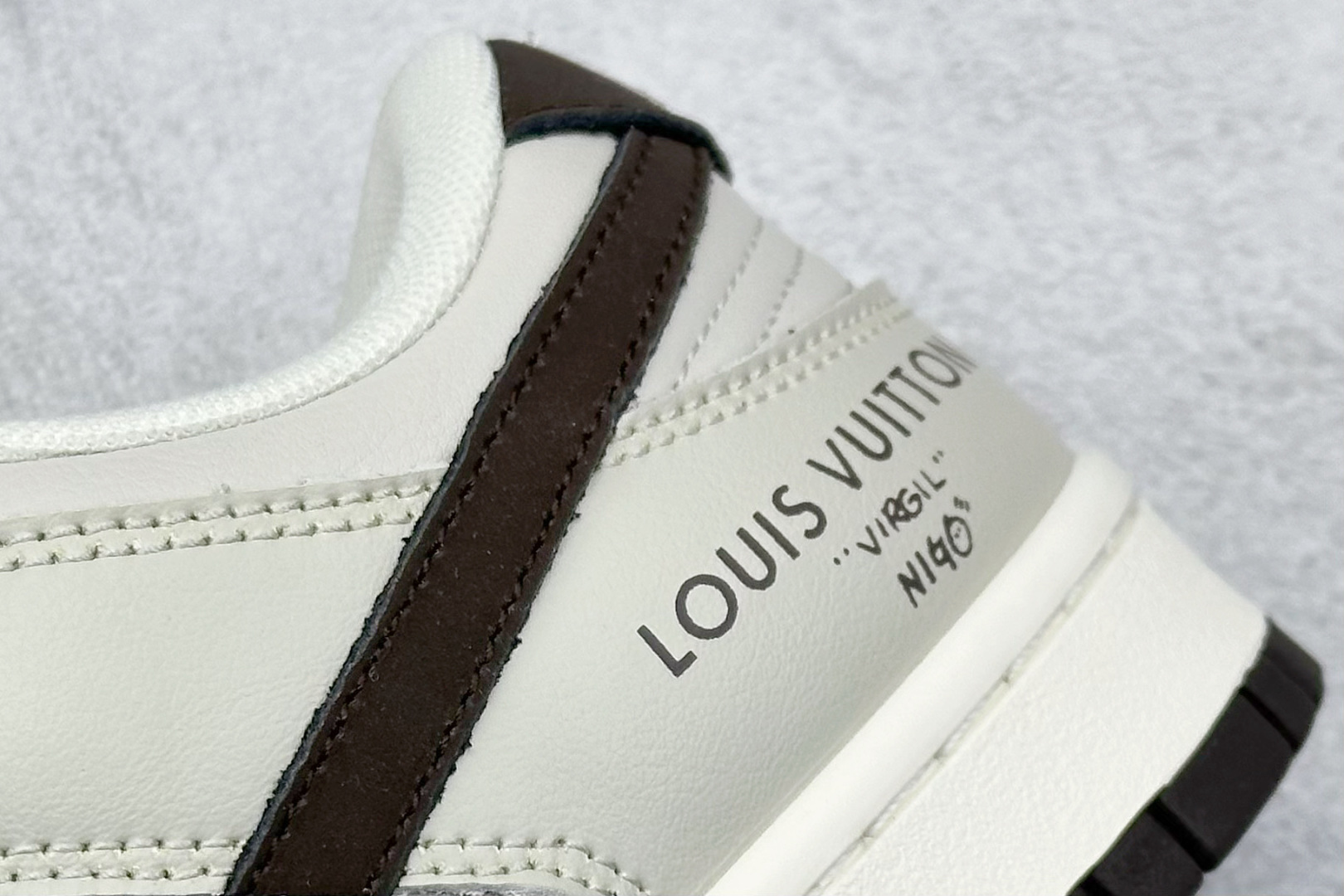 图片[9]-BF Nike SB Dunk Low LV联名 纯原大厂出品 极力推荐 原装头层材料 独家版型蒸餾加工 帶來的是更好的视觉和脚感体验 大厂纯原品质出货 清洁度 电绣工艺 皮料切割干净无任何毛边 细节完美 货号： LF0039-005 尺码：36 36.5 37.5 38 38.5 39 40 40.5 41 42 42.5 43 44 44.5 45-选品中心