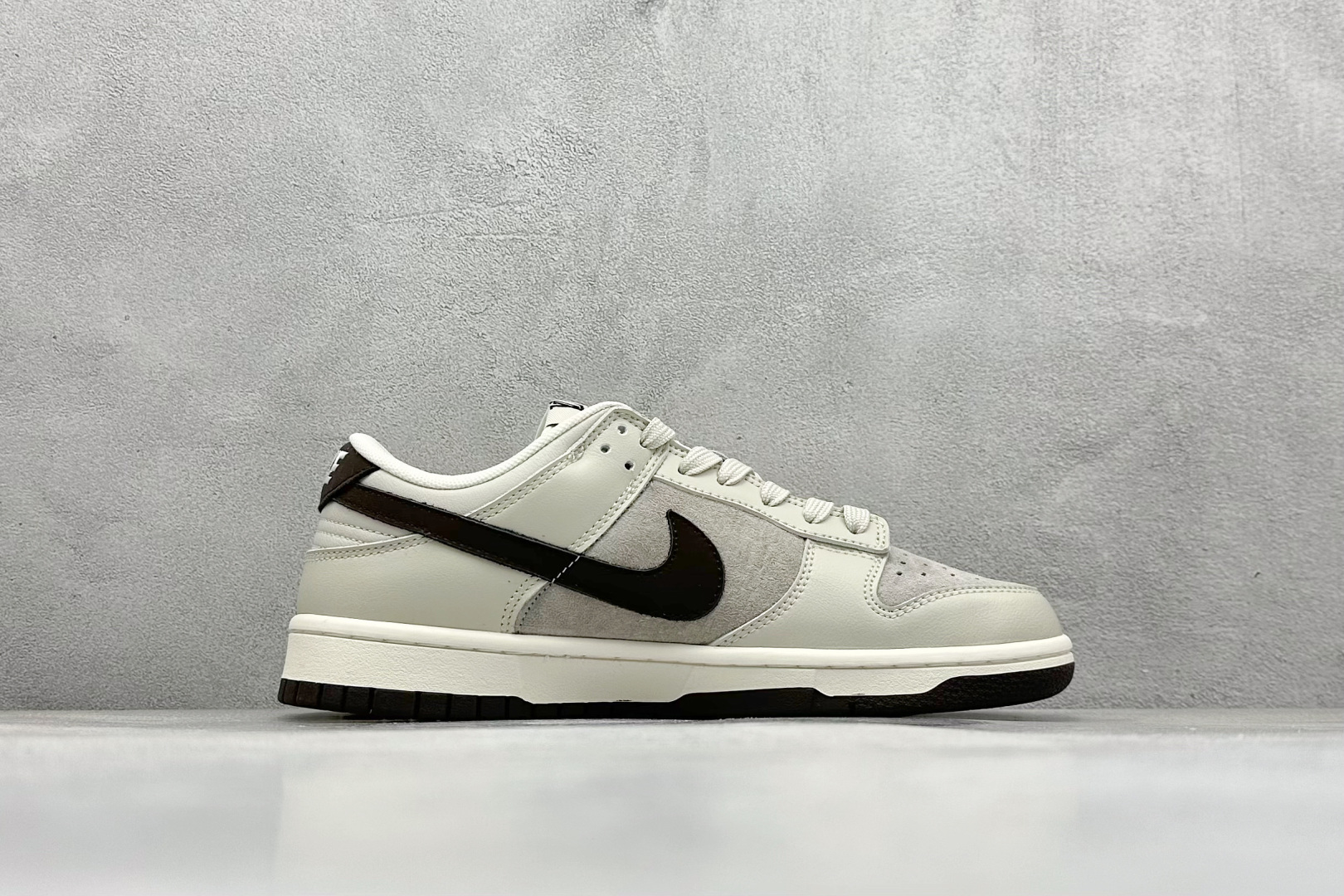 图片[2]-BF Nike SB Dunk Low LV联名 纯原大厂出品 极力推荐 原装头层材料 独家版型蒸餾加工 帶來的是更好的视觉和脚感体验 大厂纯原品质出货 清洁度 电绣工艺 皮料切割干净无任何毛边 细节完美 货号： LF0039-005 尺码：36 36.5 37.5 38 38.5 39 40 40.5 41 42 42.5 43 44 44.5 45-选品中心