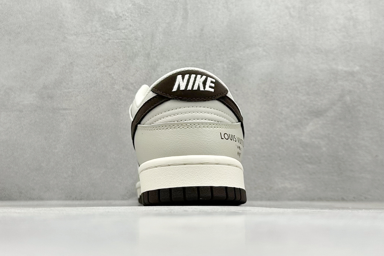 图片[6]-BF Nike SB Dunk Low LV联名 纯原大厂出品 极力推荐 原装头层材料 独家版型蒸餾加工 帶來的是更好的视觉和脚感体验 大厂纯原品质出货 清洁度 电绣工艺 皮料切割干净无任何毛边 细节完美 货号： LF0039-005 尺码：36 36.5 37.5 38 38.5 39 40 40.5 41 42 42.5 43 44 44.5 45-选品中心