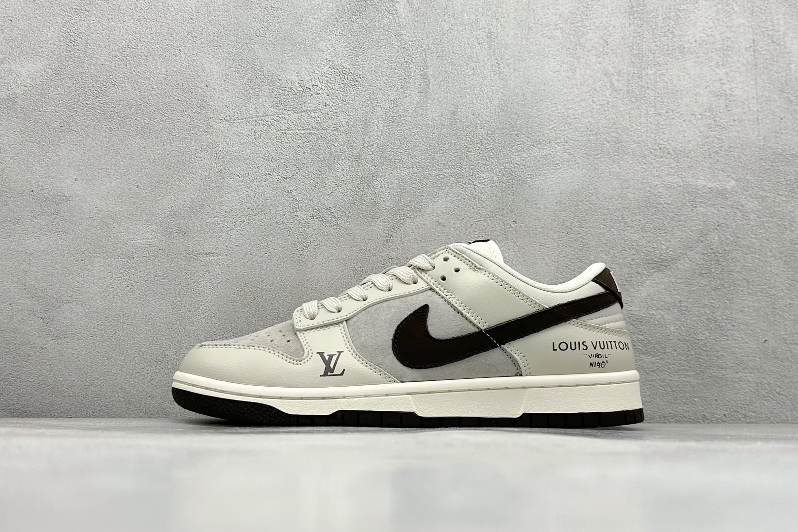 BF Nike SB Dunk Low LV联名 纯原大厂出品 极力推荐 原装头层材料 独家版型蒸餾加工 帶來的是更好的视觉和脚感体验 大厂纯原品质出货 清洁度 电绣工艺 皮料切割干净无任何毛边 细节完美 货号： LF0039-005 尺码：36 36.5 37.5 38 38.5 39 40 40.5 41 42 42.5 43 44 44.5 45-选品中心