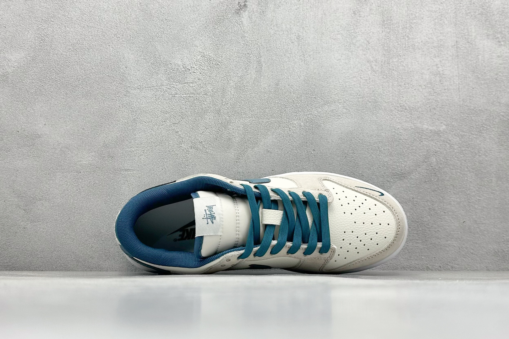 图片[3]-BF Nike SB Dunk Low 斯图西联名 纯原大厂出品 极力推荐 原装头层材料 独家版型蒸餾加工 帶來的是更好的视觉和脚感体验 大厂纯原品质出货 清洁度 电绣工艺 皮料切割干净无任何毛边 细节完美 货号： DQ1098-341 尺码：36 36.5 37.5 38 38.5 39 40 40.5 41 42 42.5 43 44 44.5 45-选品中心