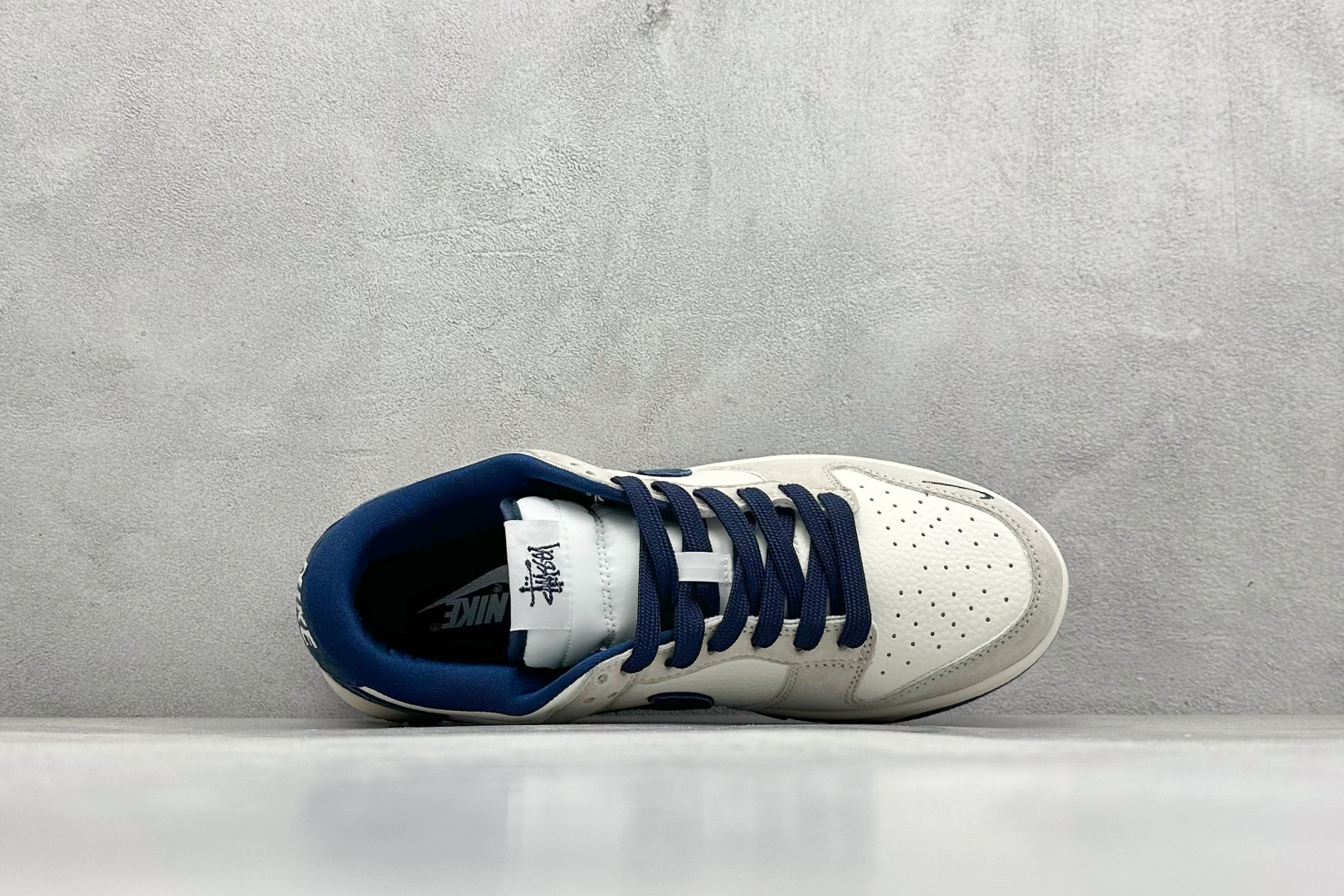 图片[3]-BF Nike SB Dunk Low 斯图西联名 纯原大厂出品 极力推荐 原装头层材料 独家版型蒸餾加工 帶來的是更好的视觉和脚感体验 大厂纯原品质出货 清洁度 电绣工艺 皮料切割干净无任何毛边 细节完美 货号： DQ1098-360 尺码：36 36.5 37.5 38 38.5 39 40 40.5 41 42 42.5 43 44 44.5 45-选品中心