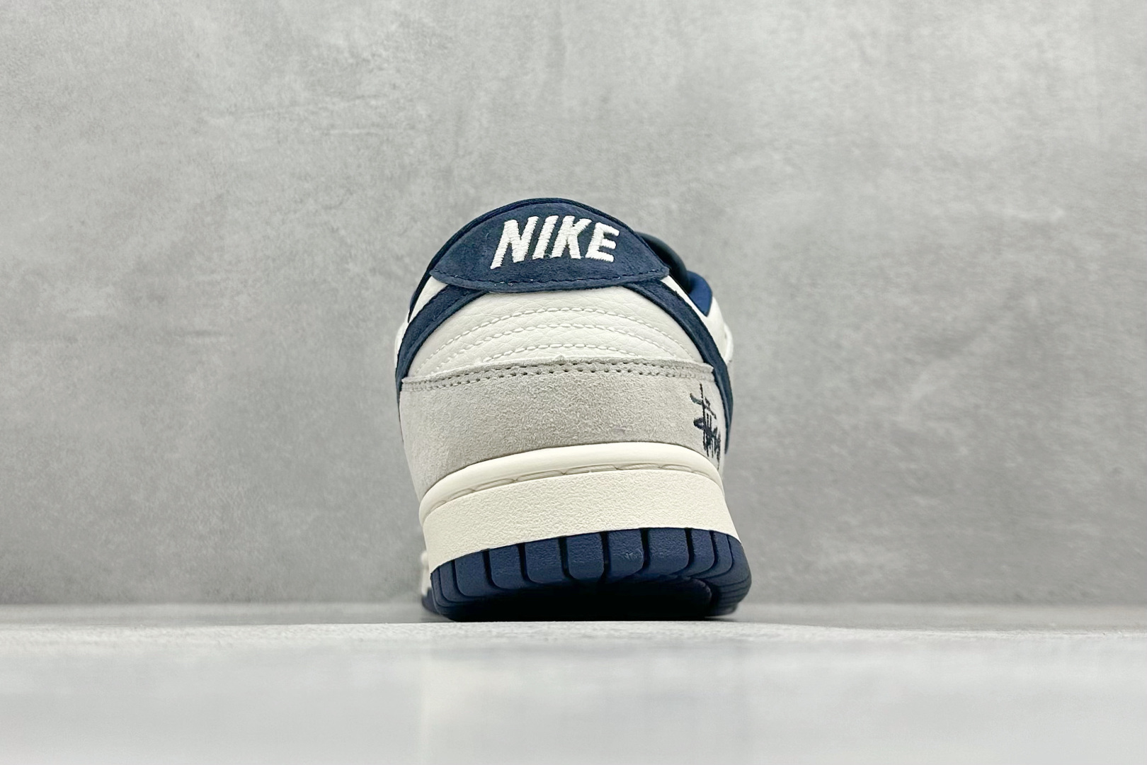 图片[6]-BF Nike SB Dunk Low 斯图西联名 纯原大厂出品 极力推荐 原装头层材料 独家版型蒸餾加工 帶來的是更好的视觉和脚感体验 大厂纯原品质出货 清洁度 电绣工艺 皮料切割干净无任何毛边 细节完美 货号： DQ1098-360 尺码：36 36.5 37.5 38 38.5 39 40 40.5 41 42 42.5 43 44 44.5 45-选品中心