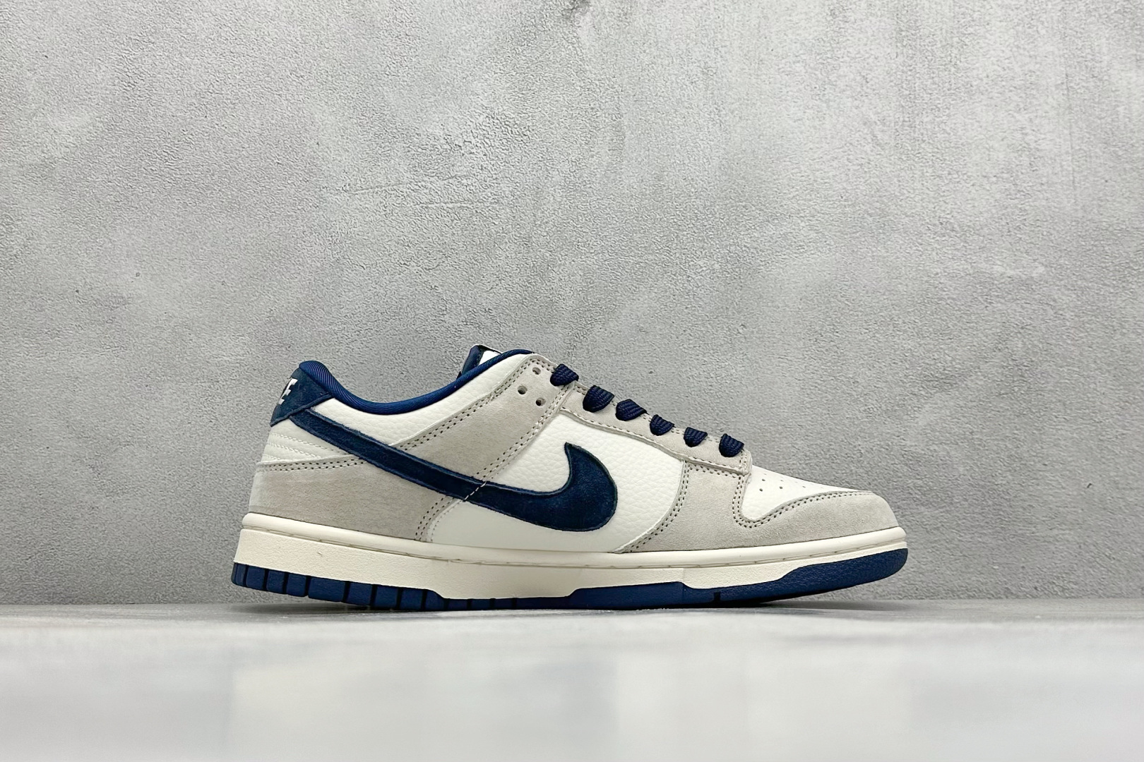 图片[2]-BF Nike SB Dunk Low 斯图西联名 纯原大厂出品 极力推荐 原装头层材料 独家版型蒸餾加工 帶來的是更好的视觉和脚感体验 大厂纯原品质出货 清洁度 电绣工艺 皮料切割干净无任何毛边 细节完美 货号： DQ1098-360 尺码：36 36.5 37.5 38 38.5 39 40 40.5 41 42 42.5 43 44 44.5 45-选品中心