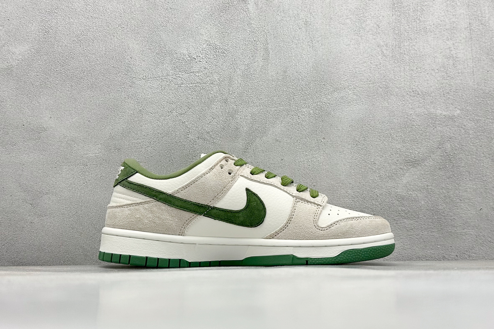 图片[2]-BF Nike SB Dunk Low 斯图西联名 纯原大厂出品 极力推荐 原装头层材料 独家版型蒸餾加工 帶來的是更好的视觉和脚感体验 大厂纯原品质出货 清洁度 电绣工艺 皮料切割干净无任何毛边 细节完美 货号： DQ1098-340 尺码：36 36.5 37.5 38 38.5 39 40 40.5 41 42 42.5 43 44 44.5 45-选品中心