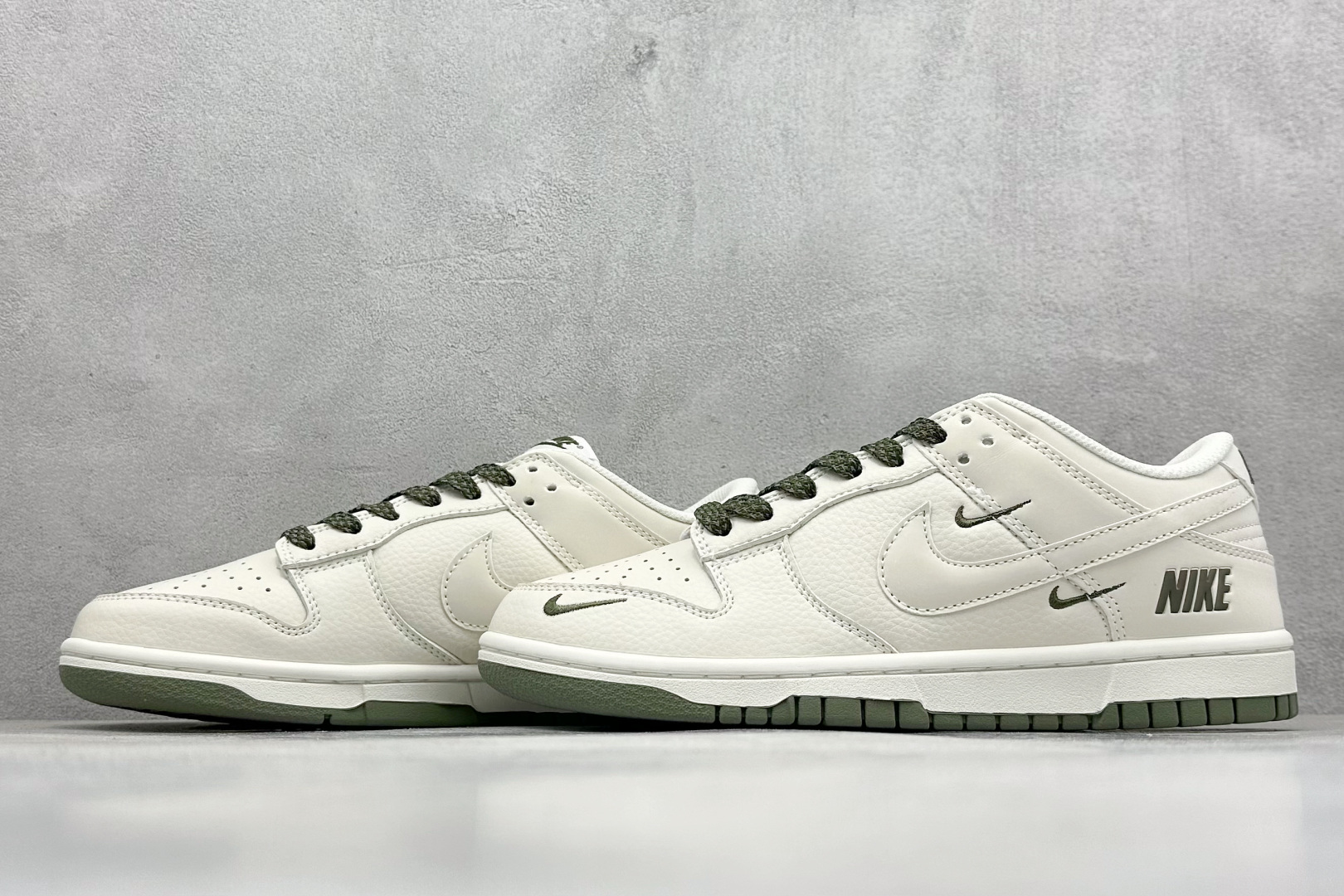 图片[5]-BF Nike SB Dunk Low 四勾联名 纯原大厂出品 极力推荐 原装头层材料 独家版型蒸餾加工 帶來的是更好的视觉和脚感体验 大厂纯原品质出货 清洁度 电绣工艺 皮料切割干净无任何毛边 细节完美 货号： NK5639-323 尺码：36 36.5 37.5 38 38.5 39 40 40.5 41 42 42.5 43 44 44.5 45-选品中心