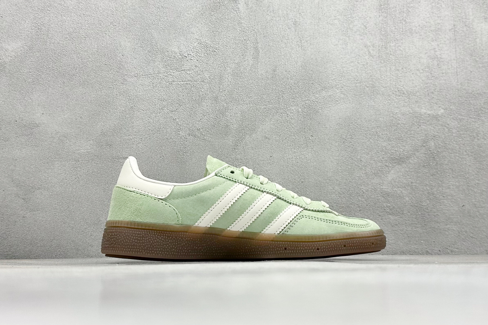 图片[2]-S2Adidas Handball Spezial 复古单品 阿迪达斯经典款复古休闲板鞋 #原厂原档案开发出品 皮料切割干净无任何毛边 鞋型细节完美 超高清洁度 货号：KI5932 尺码：36 36.5 37 38 38.5 39 40 40.5 41 42 42.5 43 44 45-选品中心