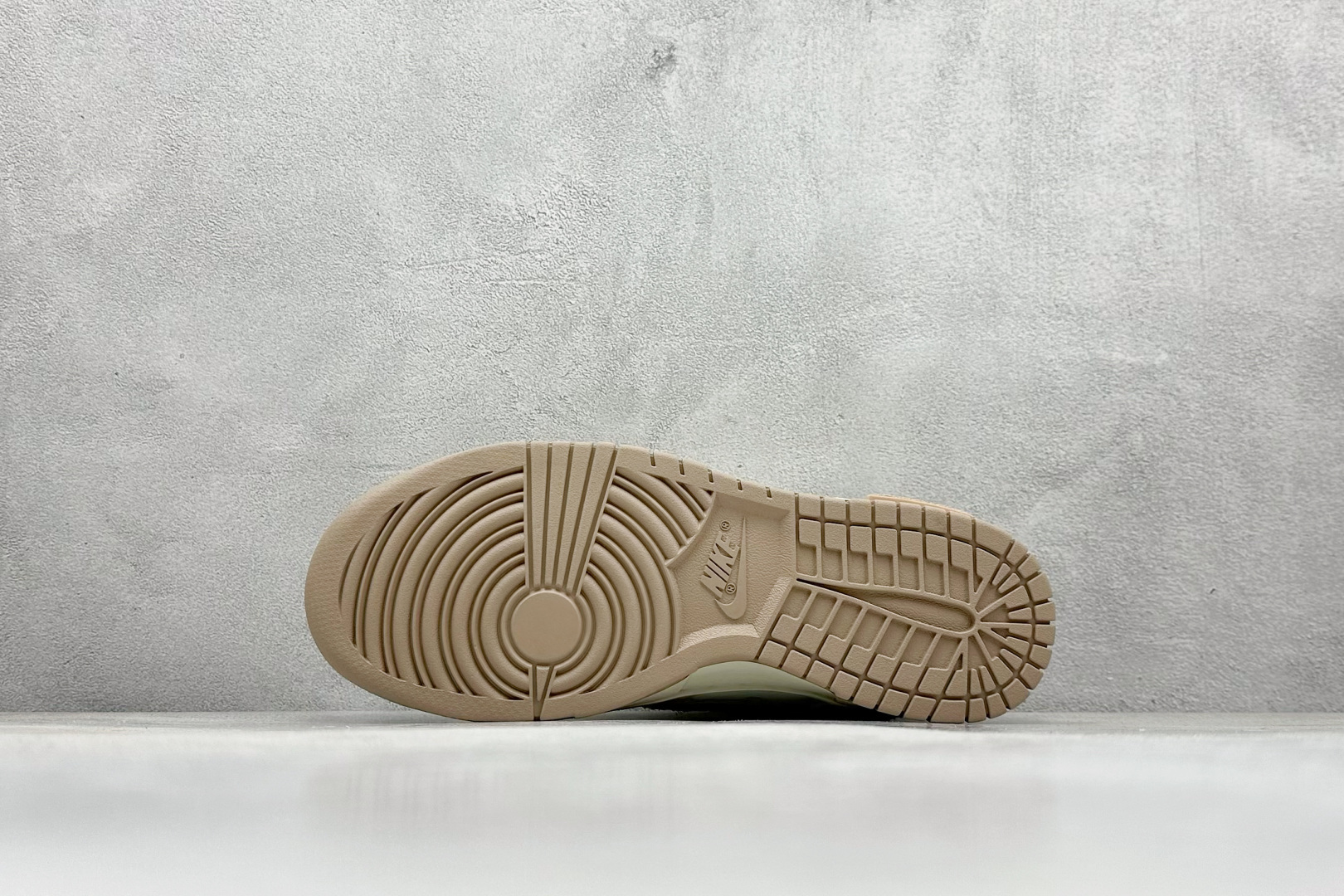 图片[4]-FS版Nike SB Dunk Low 熊猫恶作剧 山影漫步 月语 纯原大厂出品 极力推荐 原装头层材料 独家版型蒸餾加工 帶來的是更好的视觉和脚感体验 大厂纯原品质出货 清洁度 电绣工艺 皮料切割干净无任何毛边 细节完美 货号：HQ1175 240 尺码：35.5 36 36.5 37.5 38 38.5 39 40 40.5 41 42 42.5 43 44 44.5 45 46-选品中心