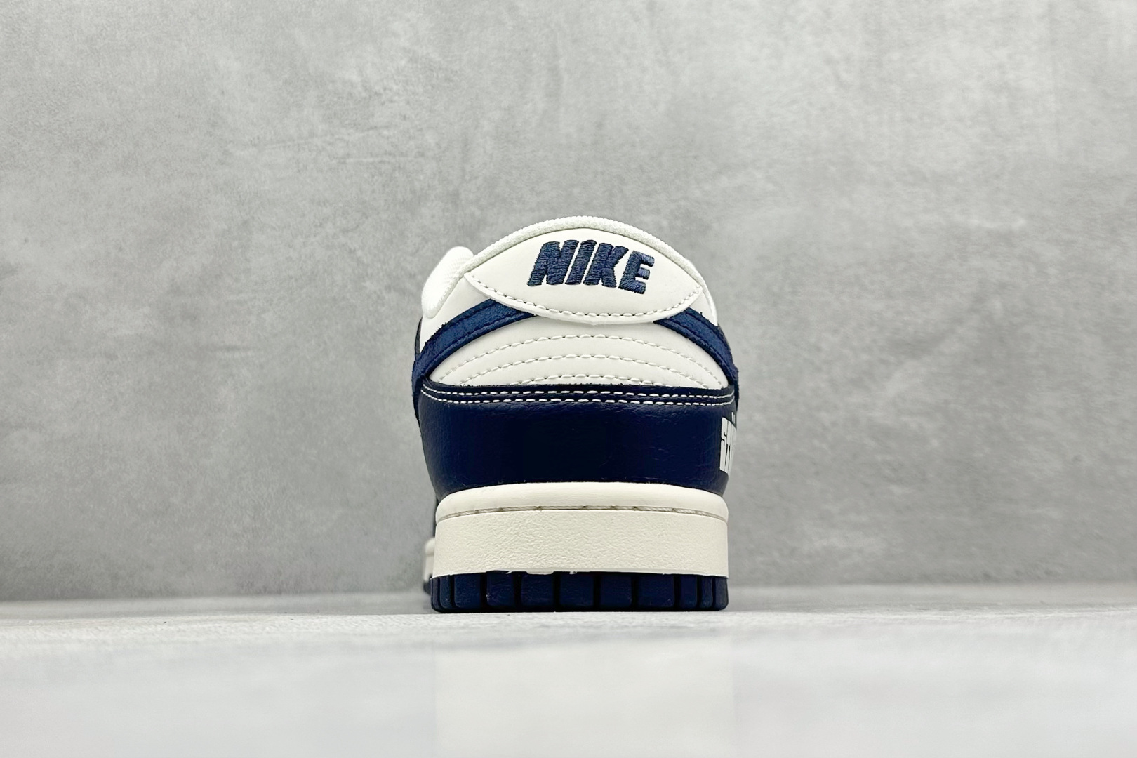 图片[6]-XC版Nike SB Dunk Low 斯图西联名 周年高端定制 低帮休闲板鞋  #定制鞋盒 大厂纯原品质出货 超高清洁度 皮料切割干净无任何毛边 细节完美   货号：XS6089-589 尺码：36 36.5 37.5 38 38.5 39 40 40.5 41 42 42.5 43 44 44.5 45-选品中心