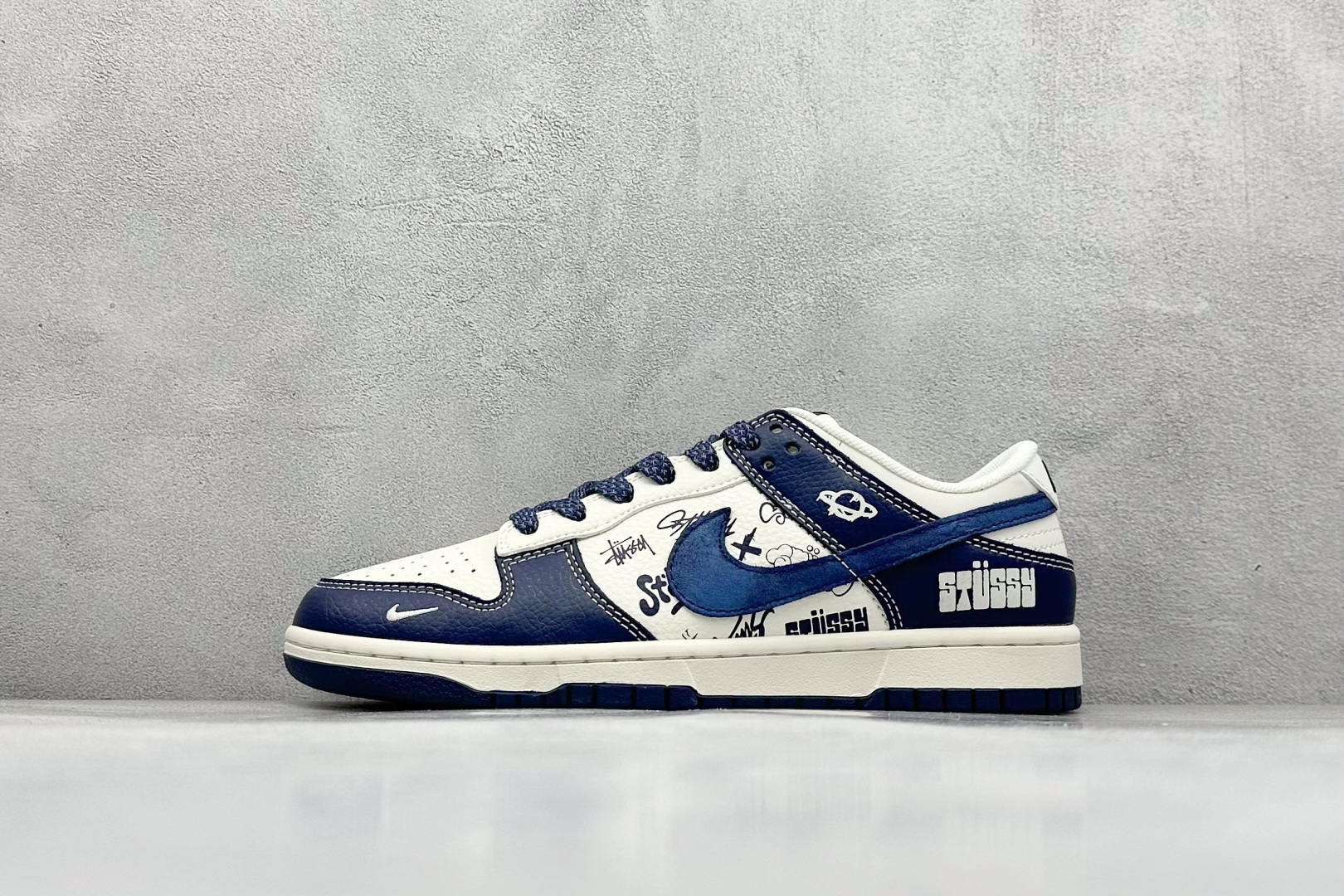 XC版Nike SB Dunk Low 斯图西联名 周年高端定制 低帮休闲板鞋 #定制鞋盒 大厂纯原品质出货 超高清洁度 皮料切割干净无任何毛边 细节完美 货号:XS6089-589 尺码:36 36.5 37.5 38 38.5 39 40 40.5 41 42 42.5 43 44 44.5 45-选品中心