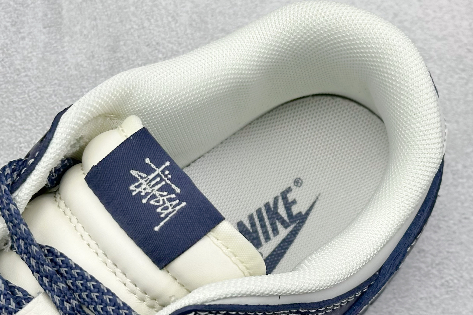 图片[8]-XC版Nike SB Dunk Low 斯图西联名 周年高端定制 低帮休闲板鞋  #定制鞋盒 大厂纯原品质出货 超高清洁度 皮料切割干净无任何毛边 细节完美   货号：XS6089-589 尺码：36 36.5 37.5 38 38.5 39 40 40.5 41 42 42.5 43 44 44.5 45-选品中心