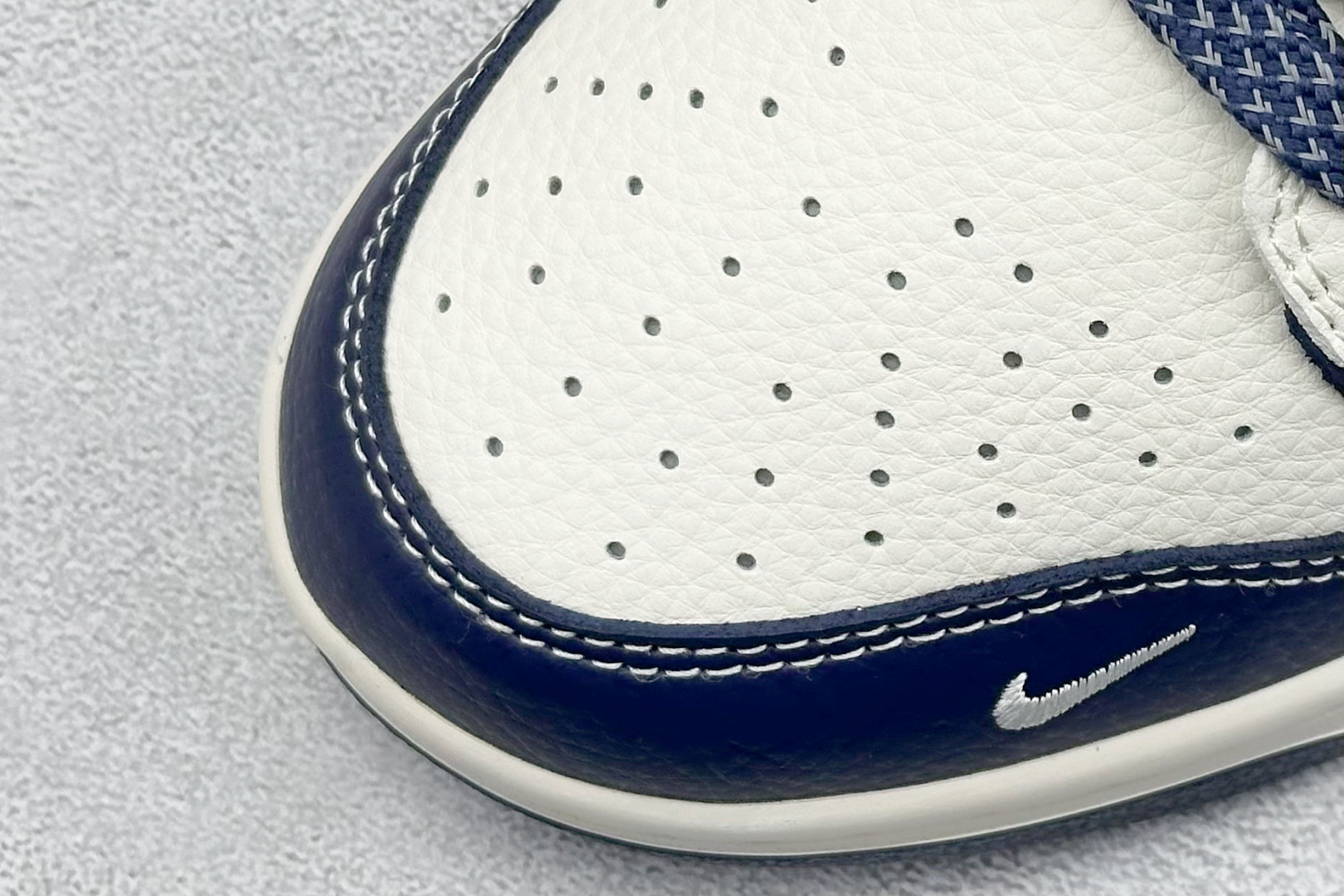 图片[7]-XC版Nike SB Dunk Low 斯图西联名 周年高端定制 低帮休闲板鞋  #定制鞋盒 大厂纯原品质出货 超高清洁度 皮料切割干净无任何毛边 细节完美   货号：XS6089-589 尺码：36 36.5 37.5 38 38.5 39 40 40.5 41 42 42.5 43 44 44.5 45-选品中心