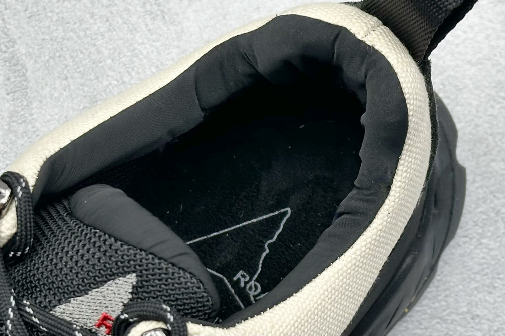 图片[8]-ROA Hiking Katharina Low Sneaker 卡塔琳娜 登山款 广东原厂代工出品 原楦型开发纸版 采用原装一致防水头层磨砂牛皮鞋面材质 环抱式防剐蹭硫化橡胶片组合Vibram黄金防滑耐磨橡胶大底 重新颠覆登山鞋,意大利小众鞋履品牌 RO22系列低帮系带户外防水徒步登山运动鞋 尺码：36 37 38 39 40 41 42 43 44 45-选品中心