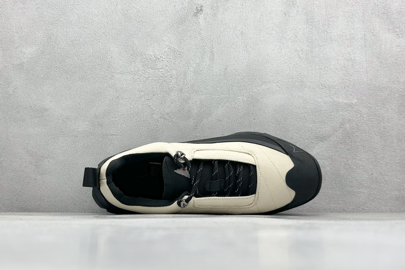 图片[3]-ROA Hiking Katharina Low Sneaker 卡塔琳娜 登山款 广东原厂代工出品 原楦型开发纸版 采用原装一致防水头层磨砂牛皮鞋面材质 环抱式防剐蹭硫化橡胶片组合Vibram黄金防滑耐磨橡胶大底 重新颠覆登山鞋,意大利小众鞋履品牌 RO22系列低帮系带户外防水徒步登山运动鞋 尺码：36 37 38 39 40 41 42 43 44 45-选品中心