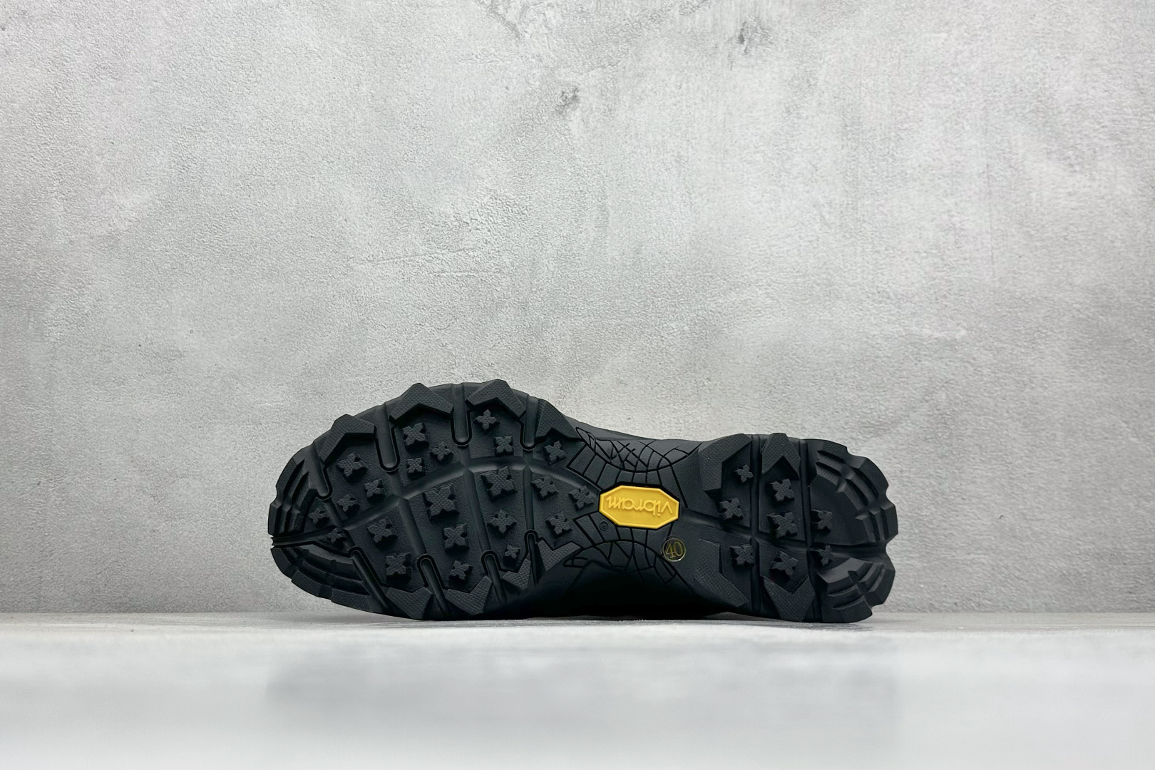 图片[4]-ROA Hiking Katharina Low Sneaker 卡塔琳娜 登山款 广东原厂代工出品 原楦型开发纸版 采用原装一致防水头层磨砂牛皮鞋面材质 环抱式防剐蹭硫化橡胶片组合Vibram黄金防滑耐磨橡胶大底 重新颠覆登山鞋,意大利小众鞋履品牌 RO22系列低帮系带户外防水徒步登山运动鞋 尺码：36 37 38 39 40 41 42 43 44 45-选品中心